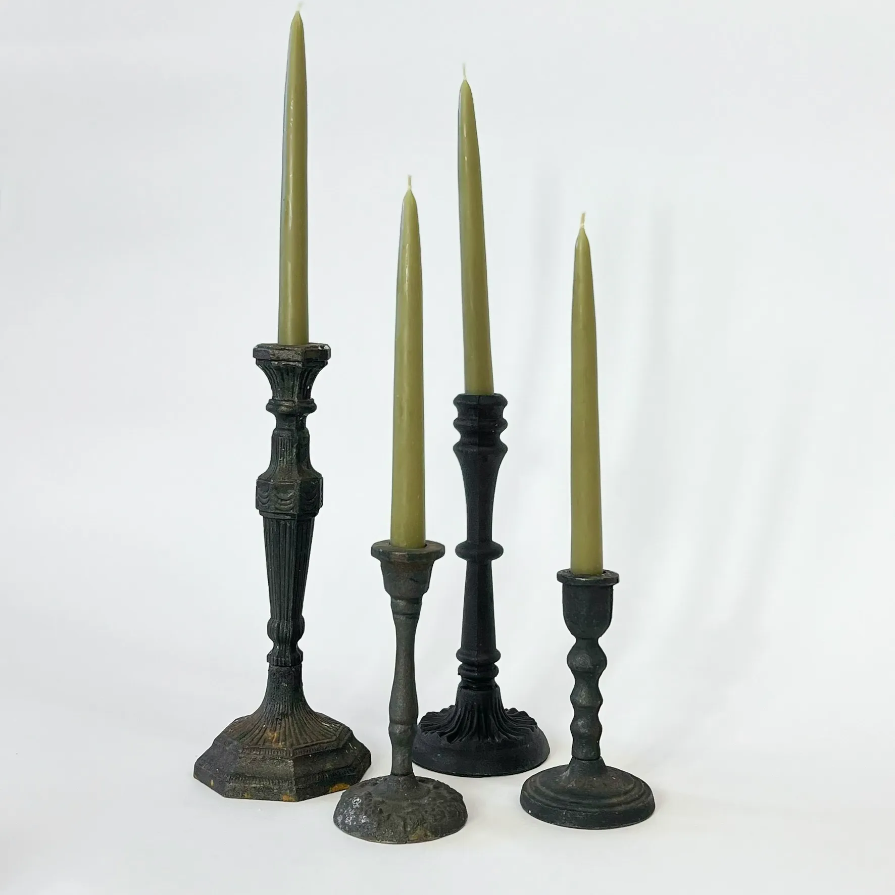 IRON VINTAGE CANDLE HOLDER