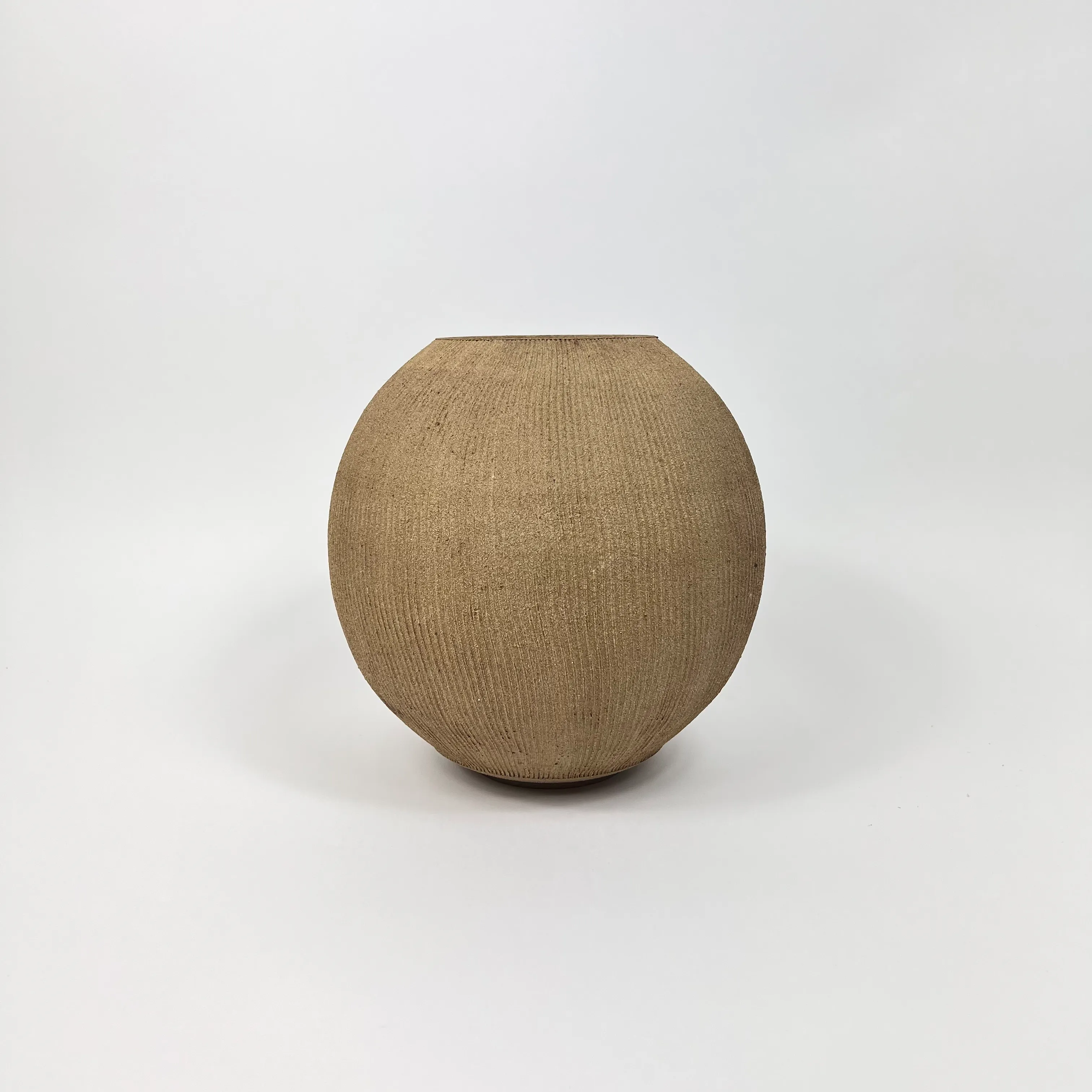 CERAMICAH MOON VASE - SAND