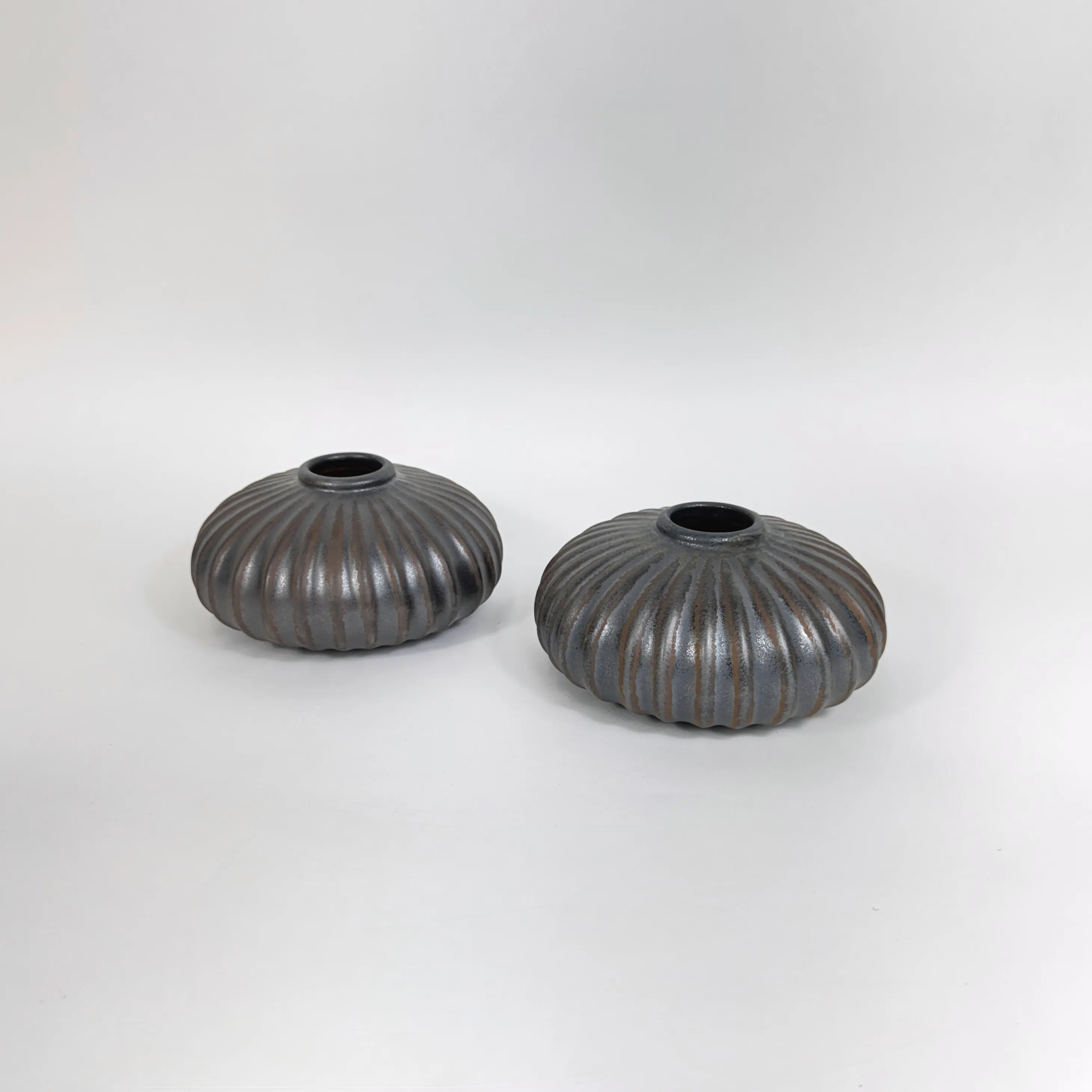 URCHIN WIDE BUD VASE