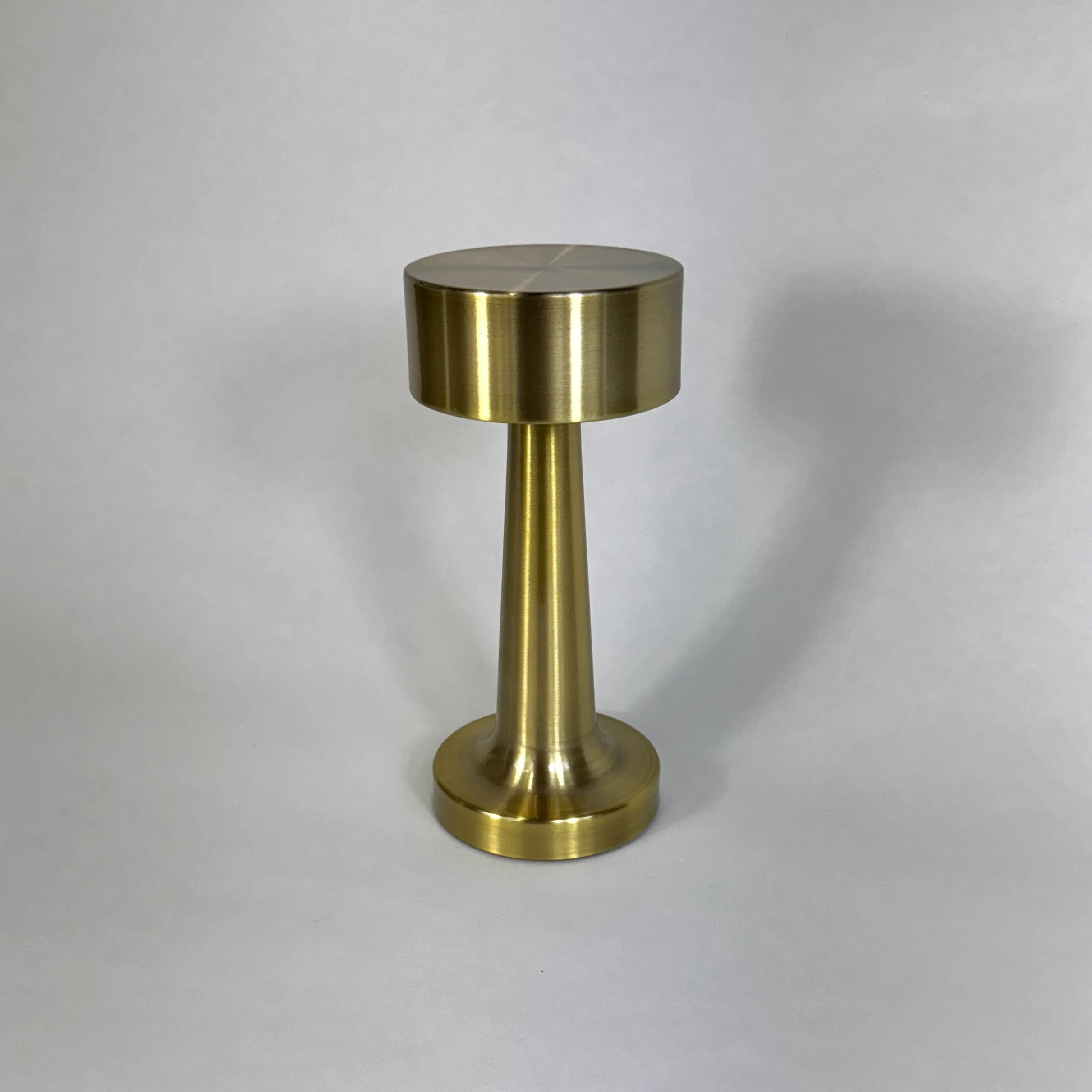 BRASS RESTAURANT LED LAMP