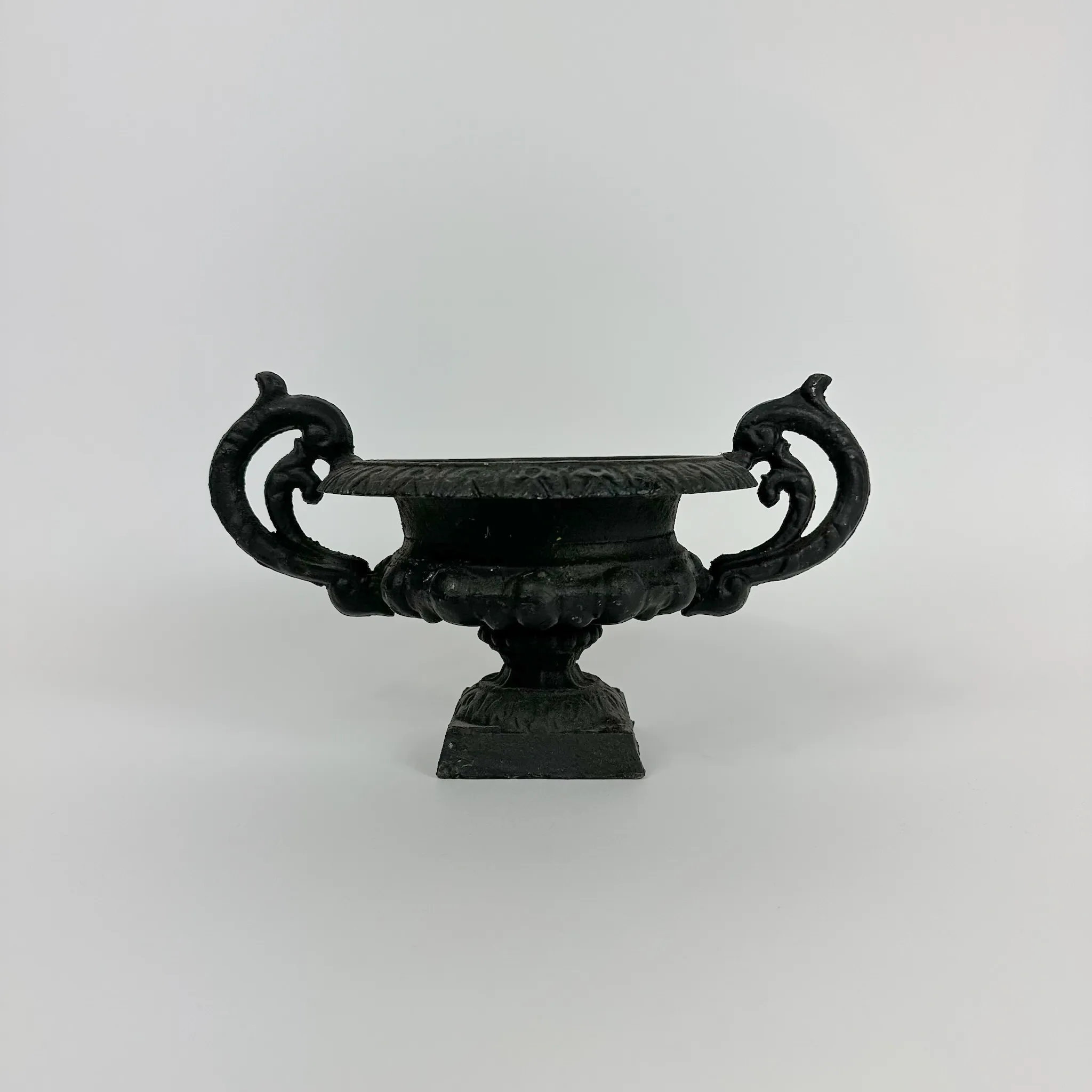WIDE HANDLE CAST IRON URN