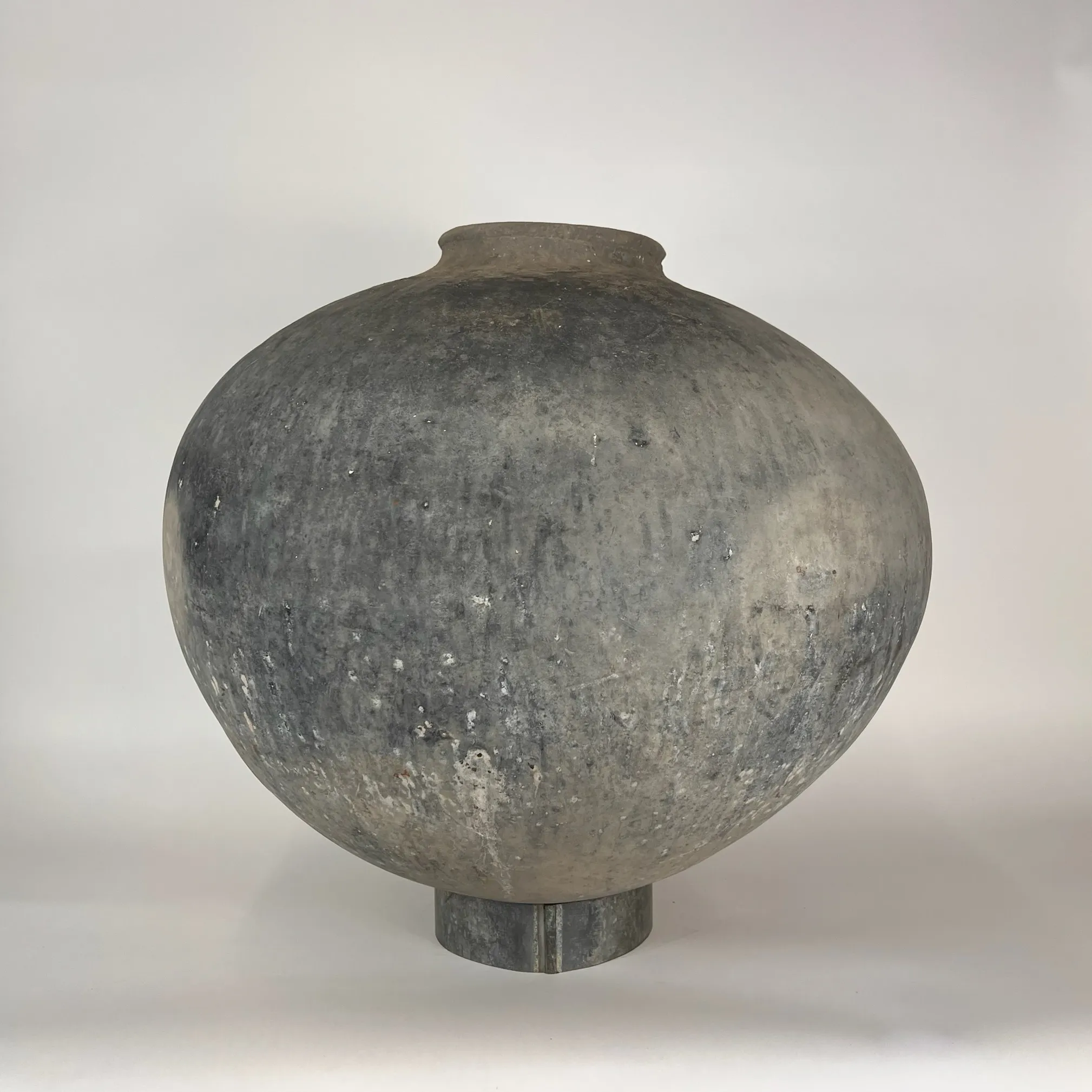 MUD POT WITH BASE