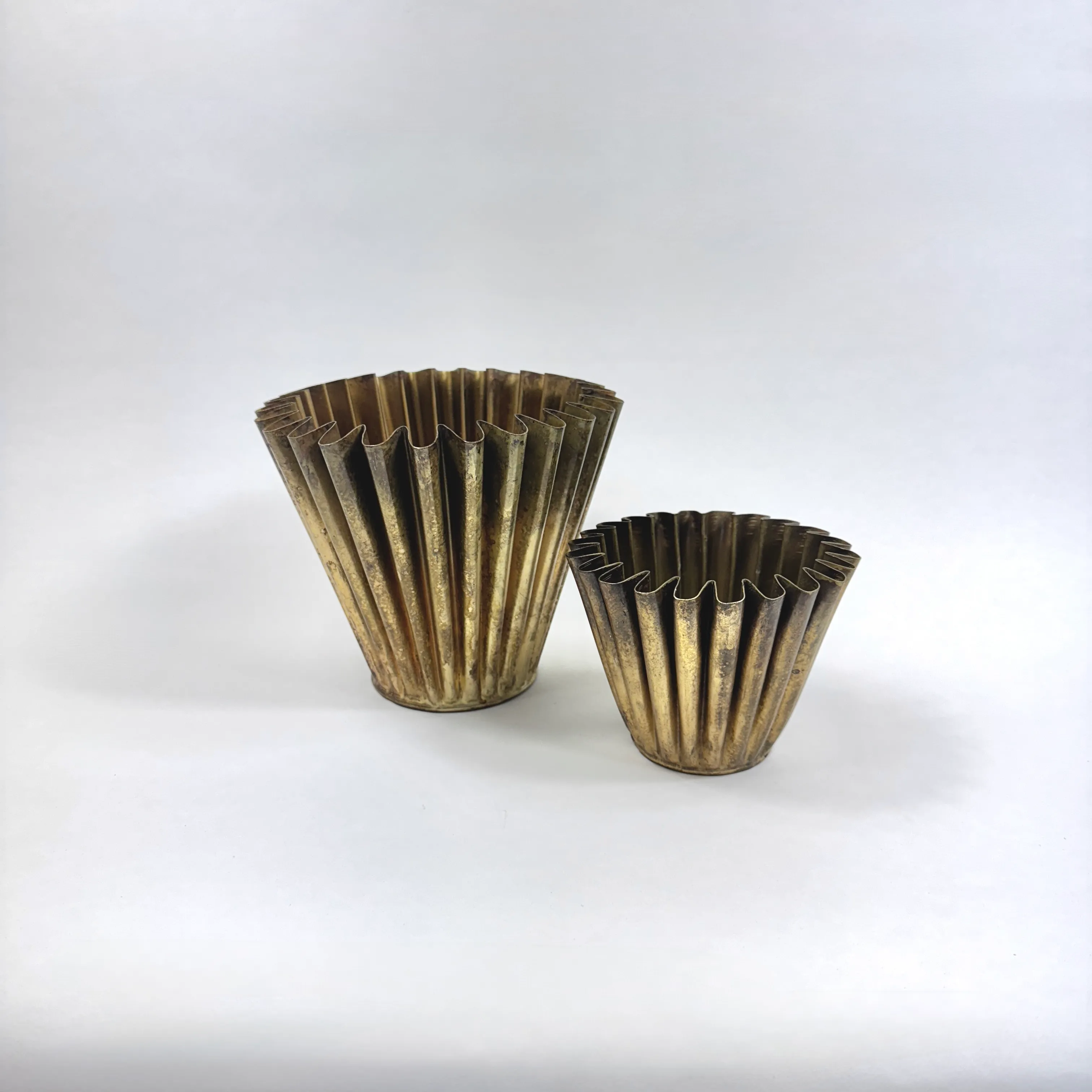 PLEATED BRASS PLANTER