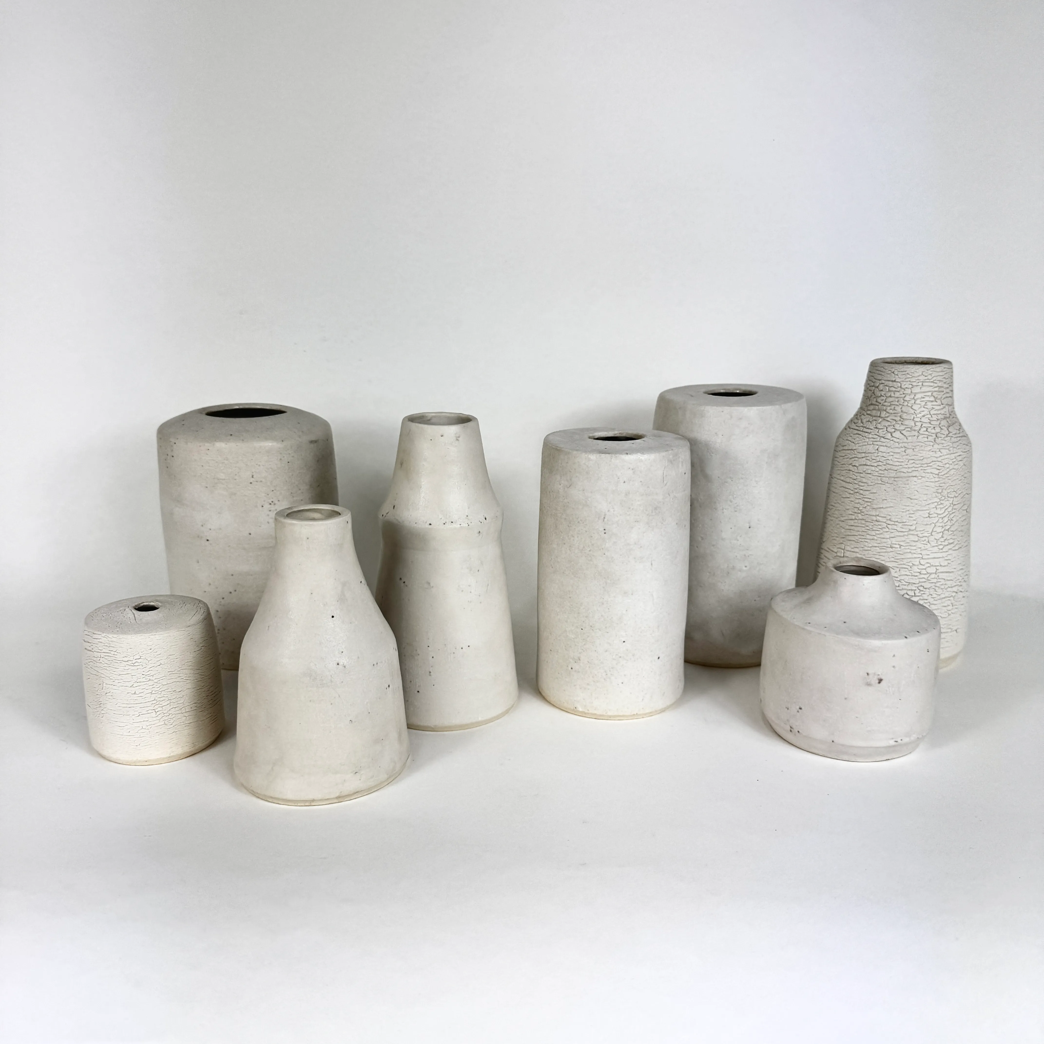 D CERAMICS MIXED WHITE BUD VASES