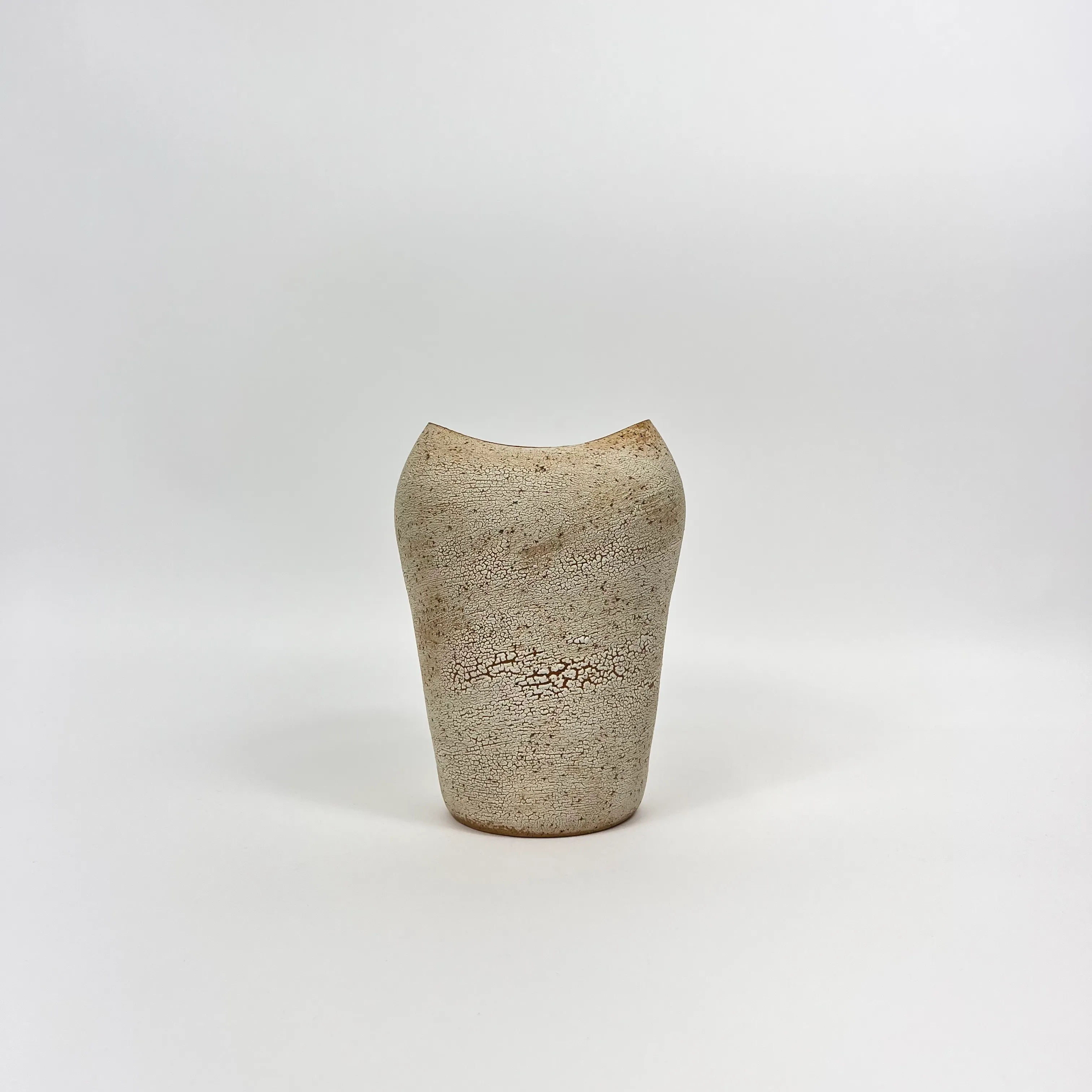 D CERAMICS FOLDED EDGE SPECKLE VASE
