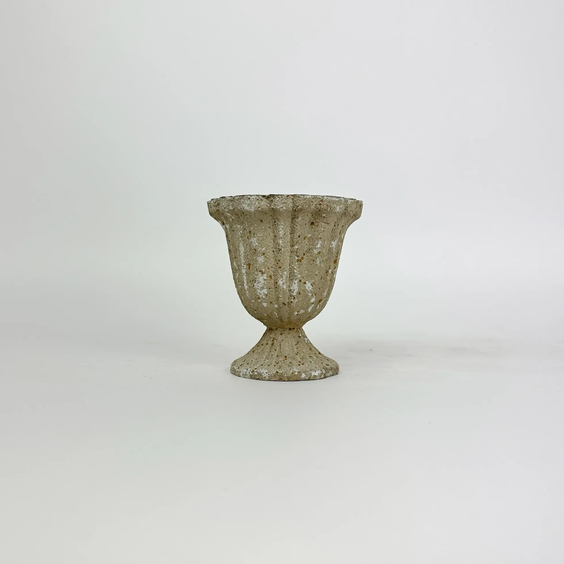 METAL FLUTED CUP