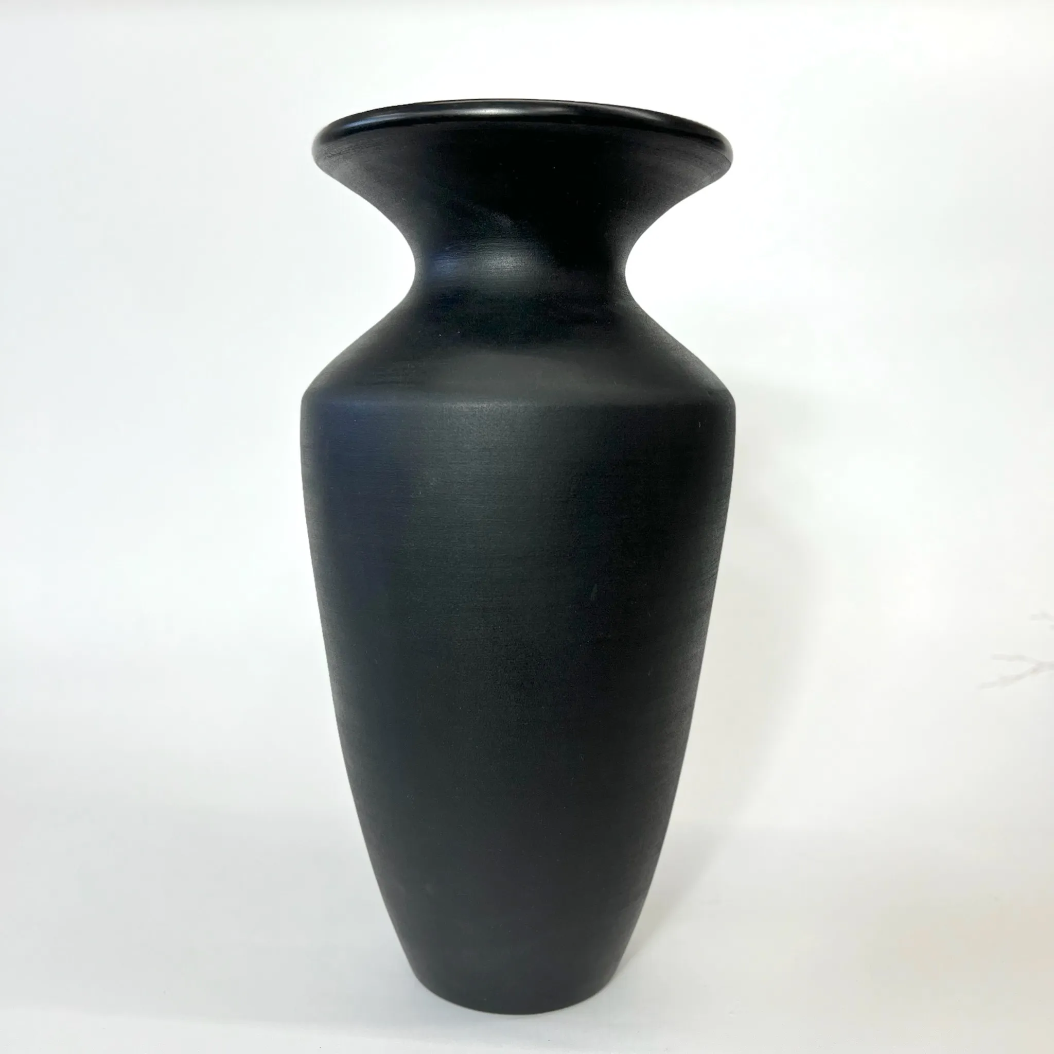 YADIRA BLACK TERRACOTTA VASE