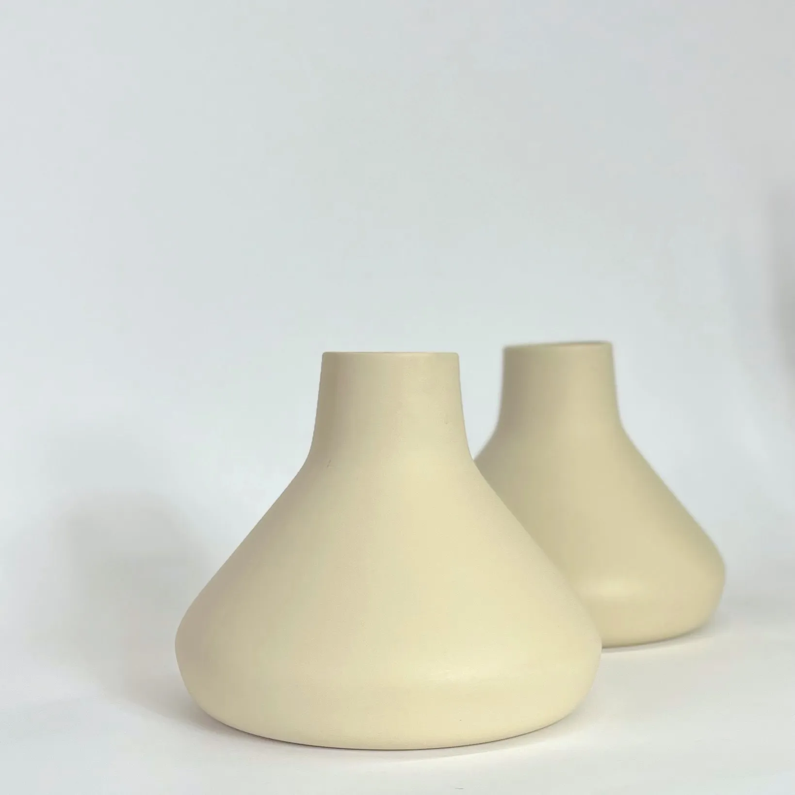 CAMILIA CONICAL VASE