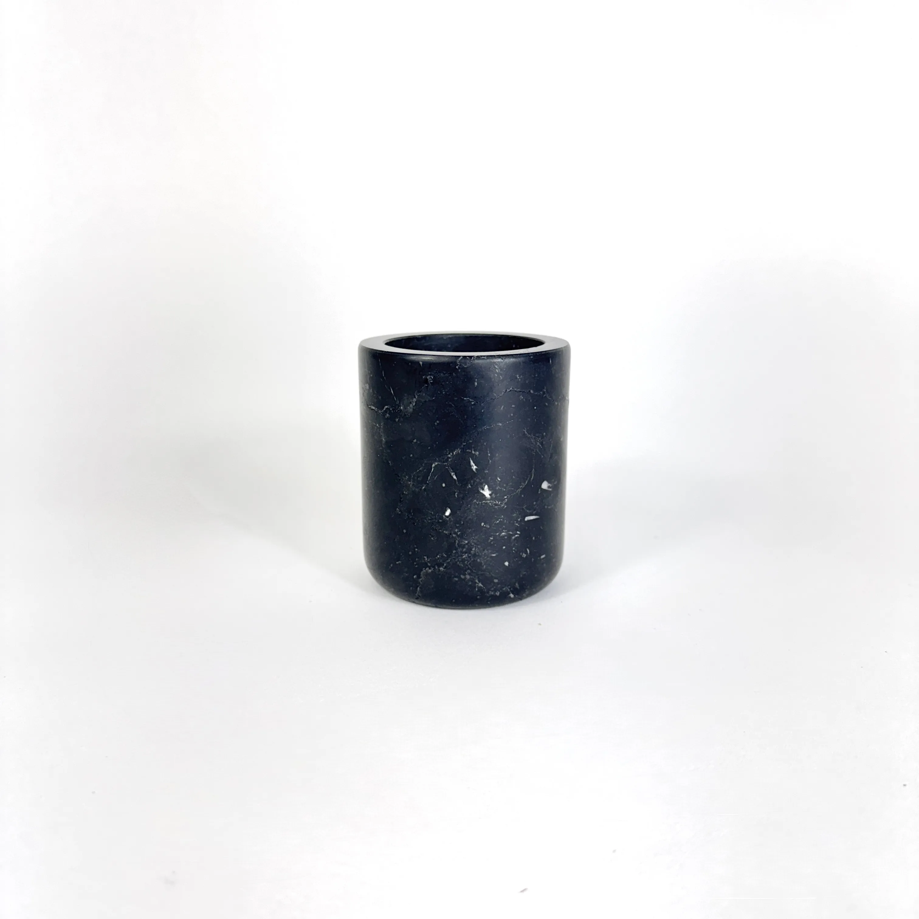 BLACK MARBLE MEDIUM CUP