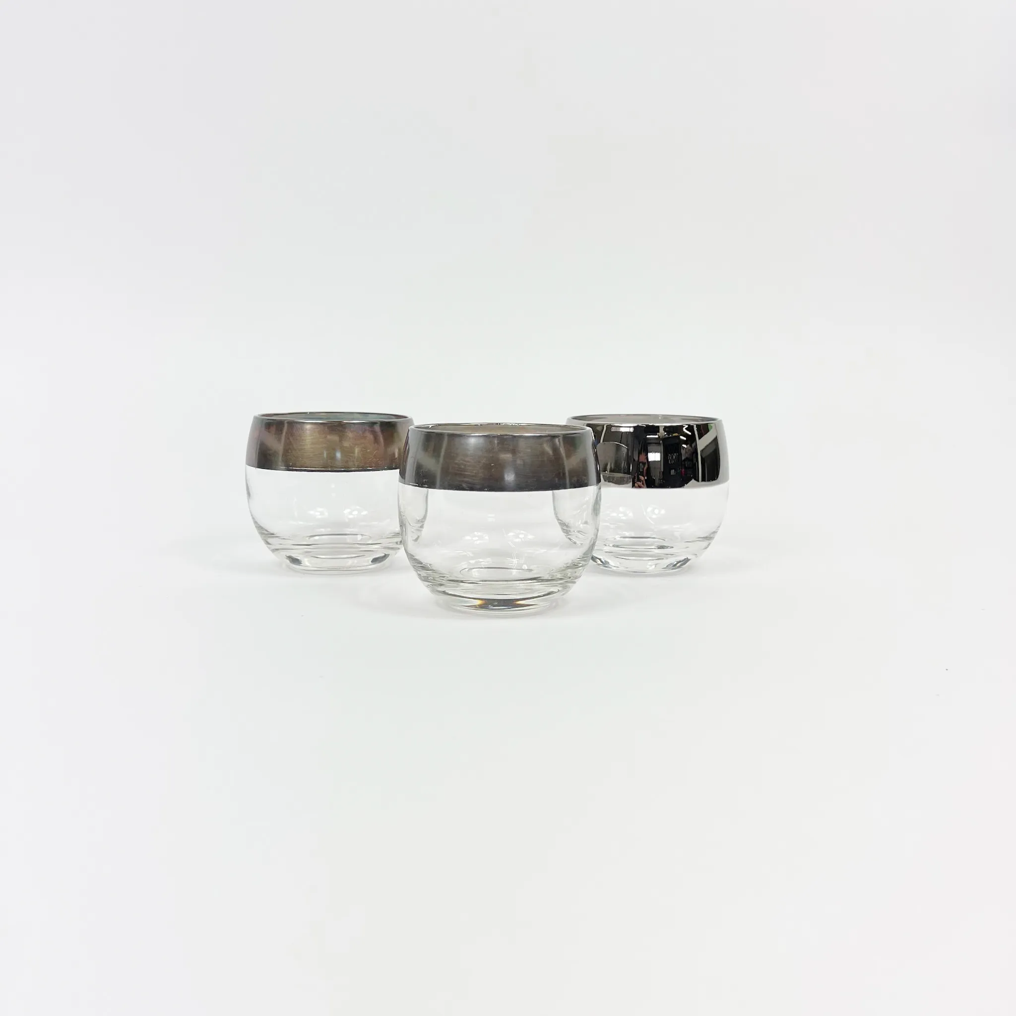 SILVER EDGE GLASS VOTIVE