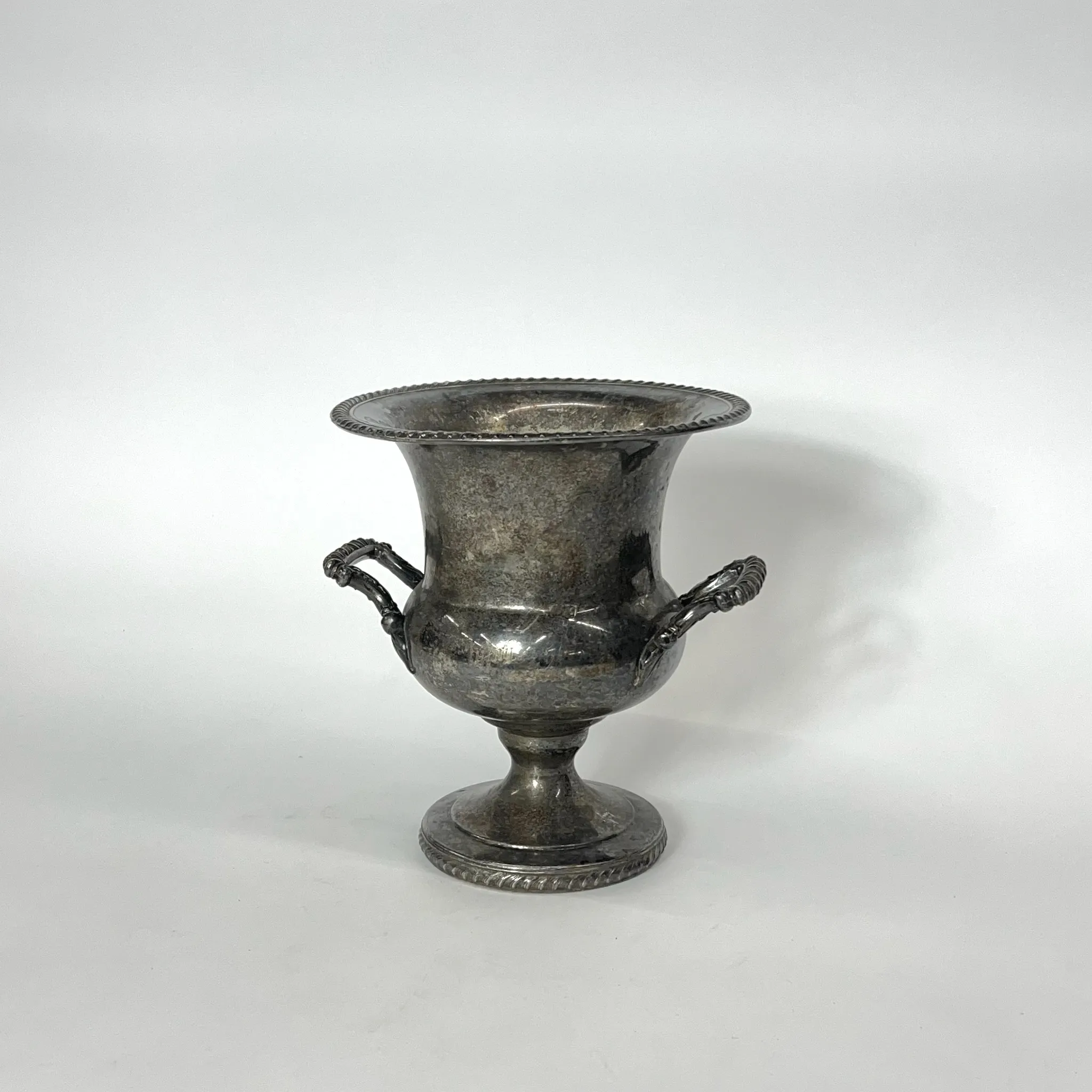 MIX METAL VASES WITH HANDLES