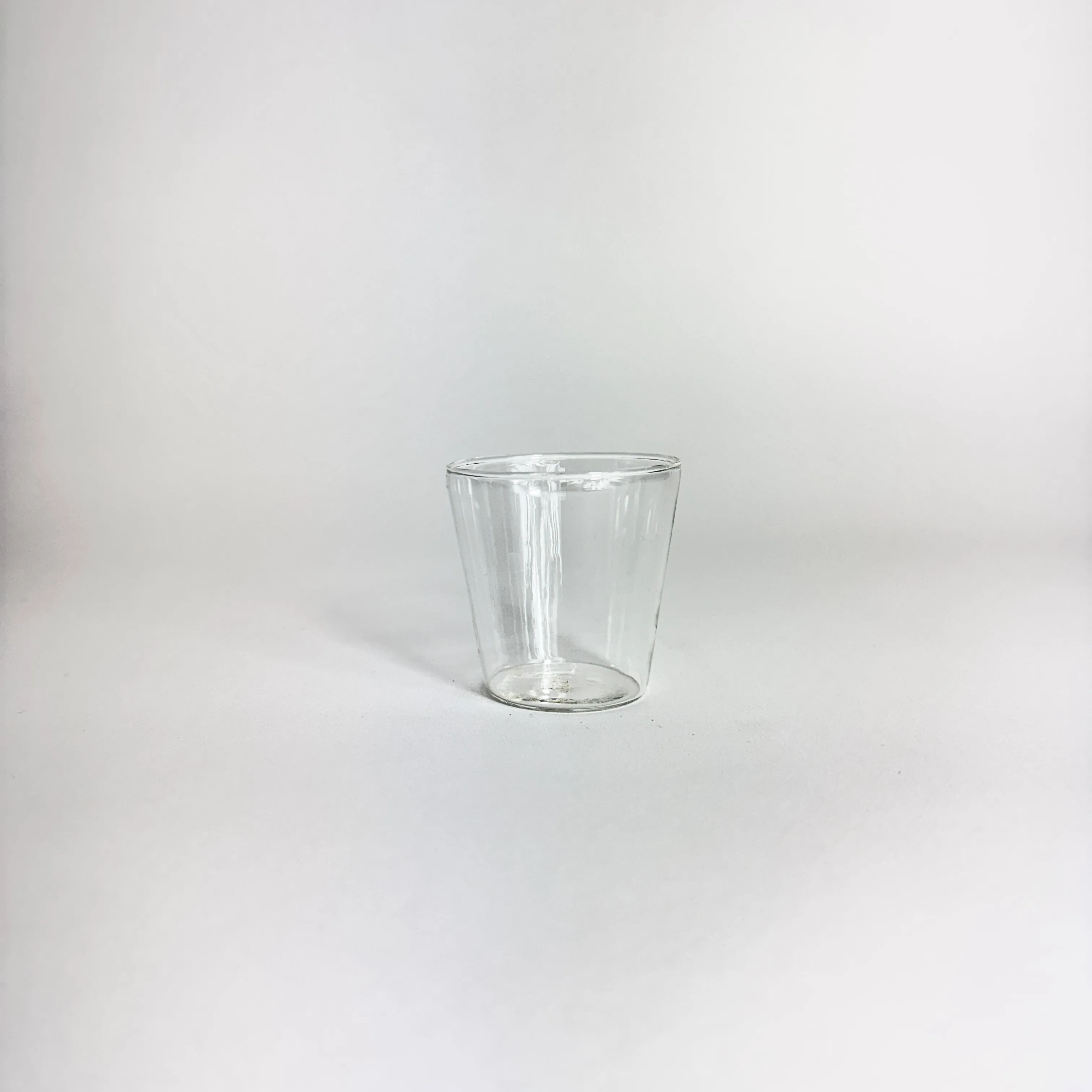 THIN TAPERED GLASS TEA LIGHT HOLDER