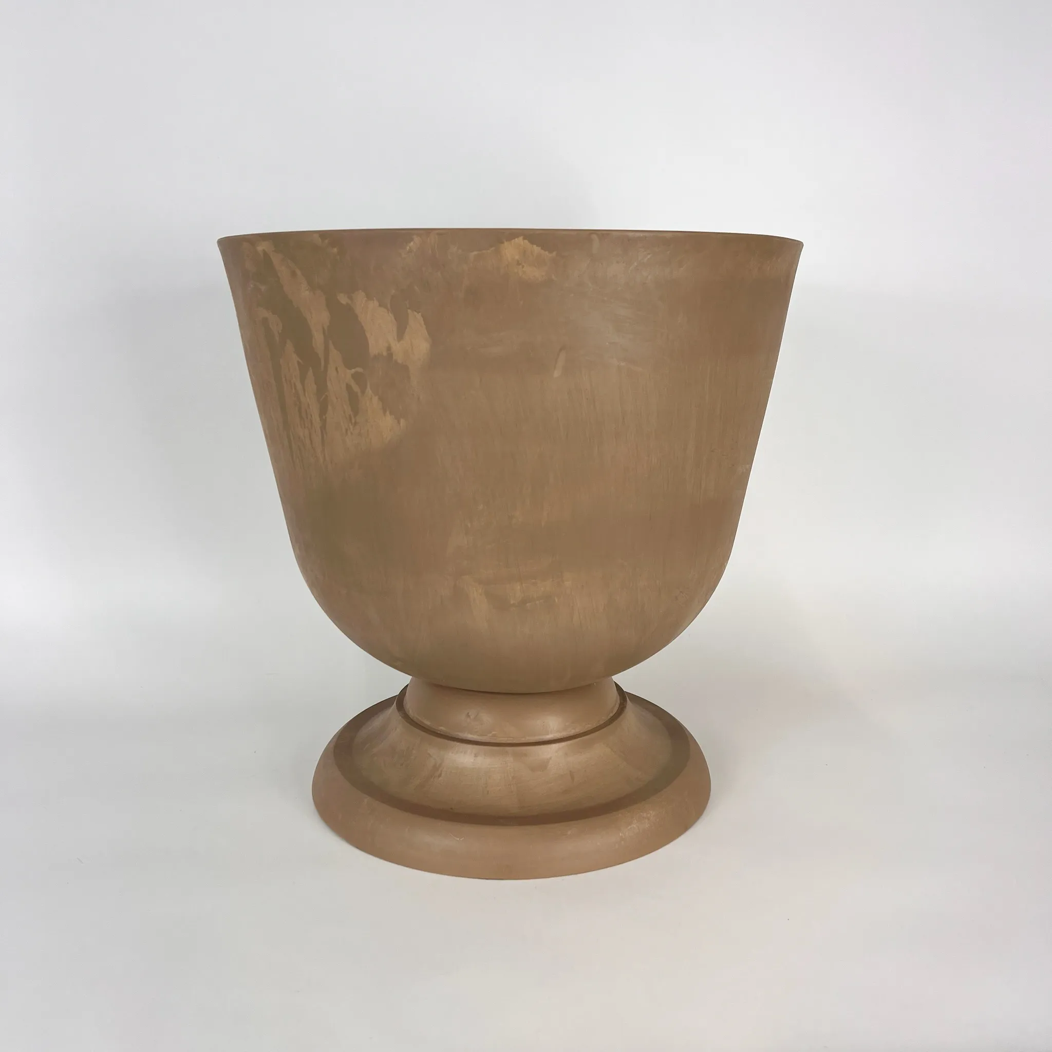 GARDEN URN - TAUPE