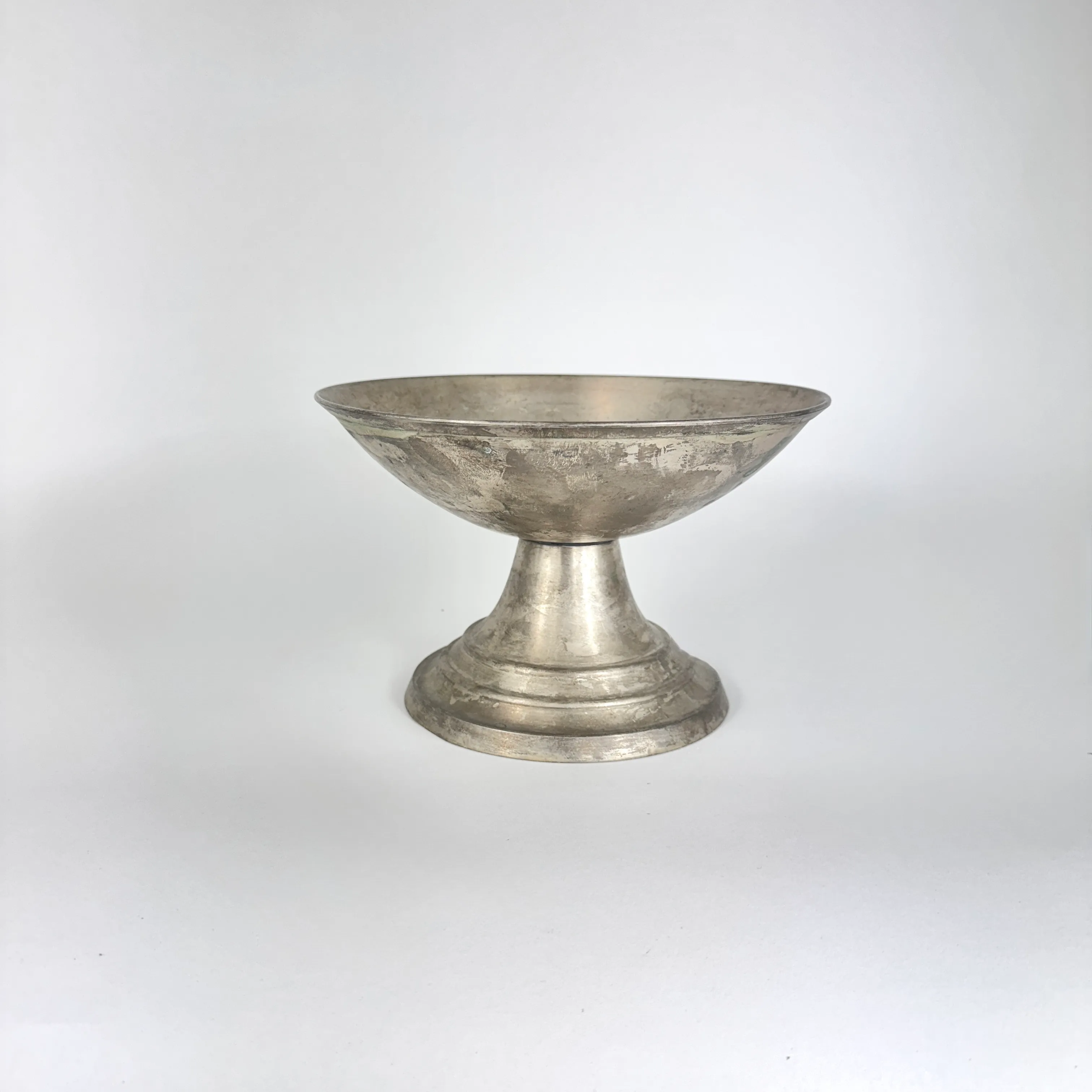 BRUSHED SILVER PEDESTAL