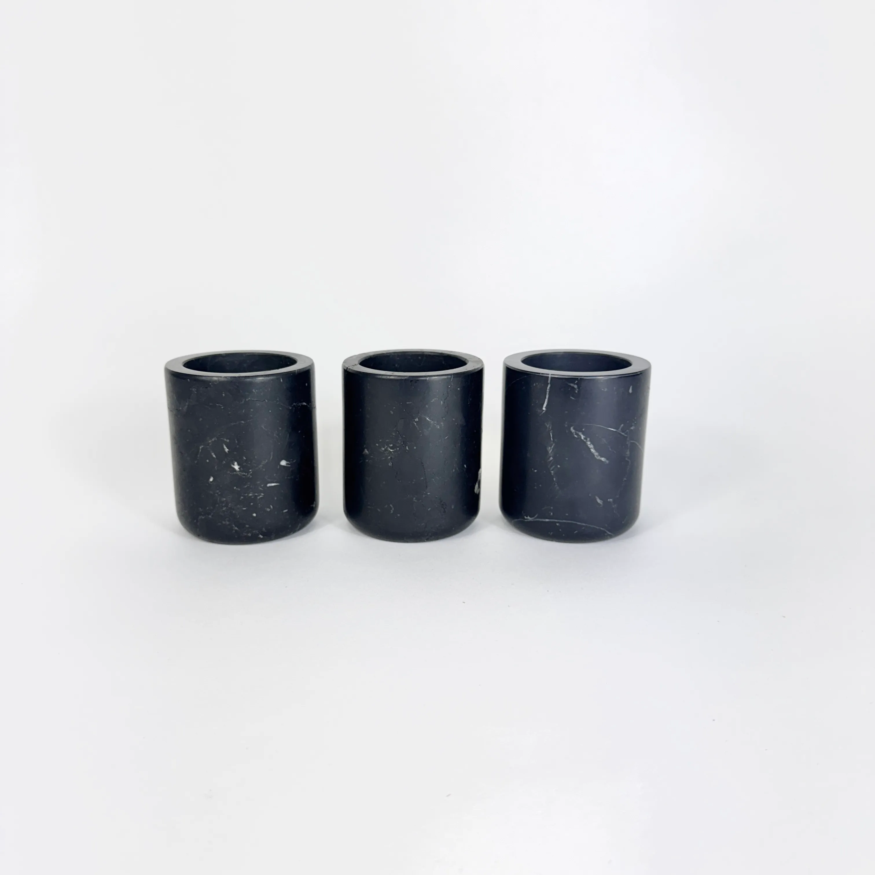 BLACK MARBLE MEDIUM CUP