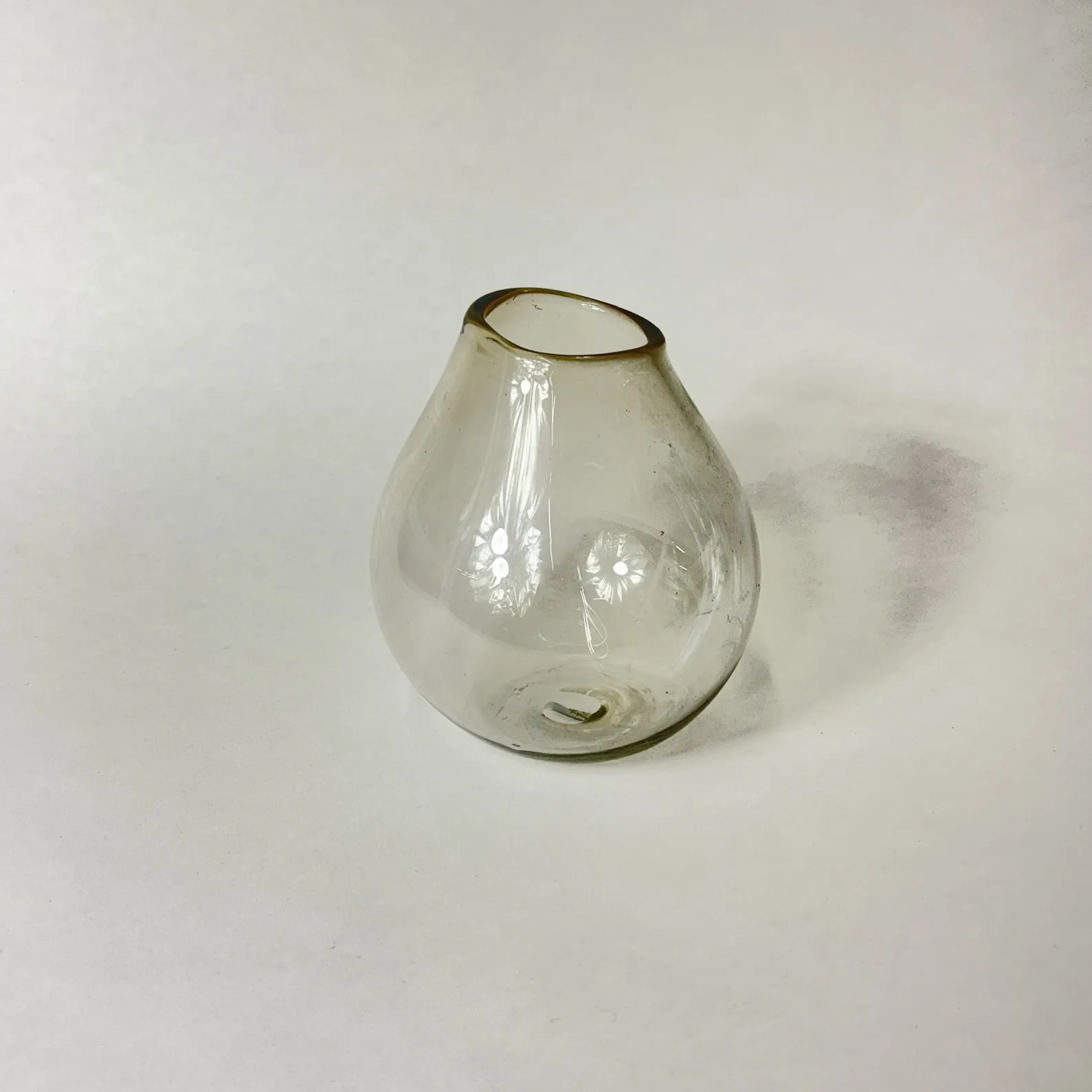 HANDBLOWN GLASS RAINDROP BUD VASES