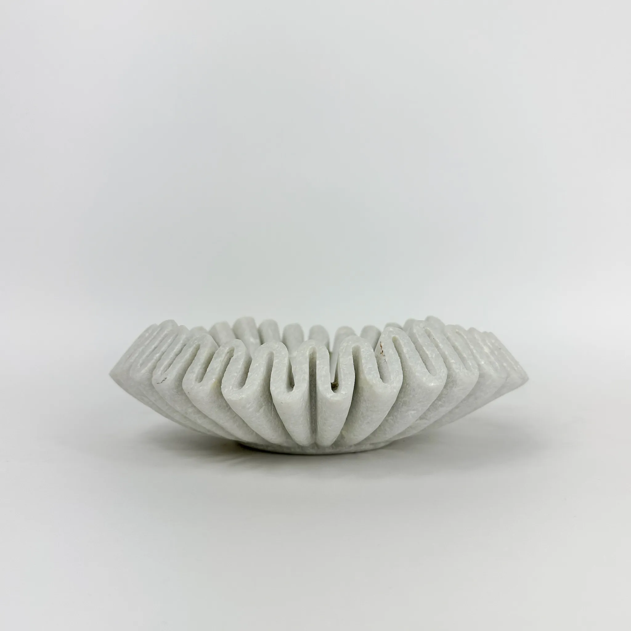 MARBLE CLAMSHELL BOWL