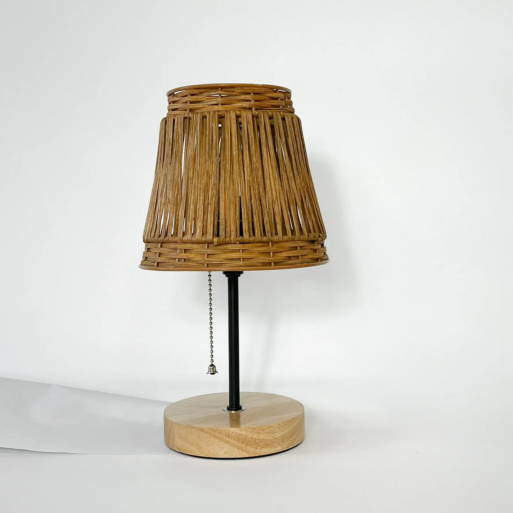 RATTAN LED LAMP WITH BULB
