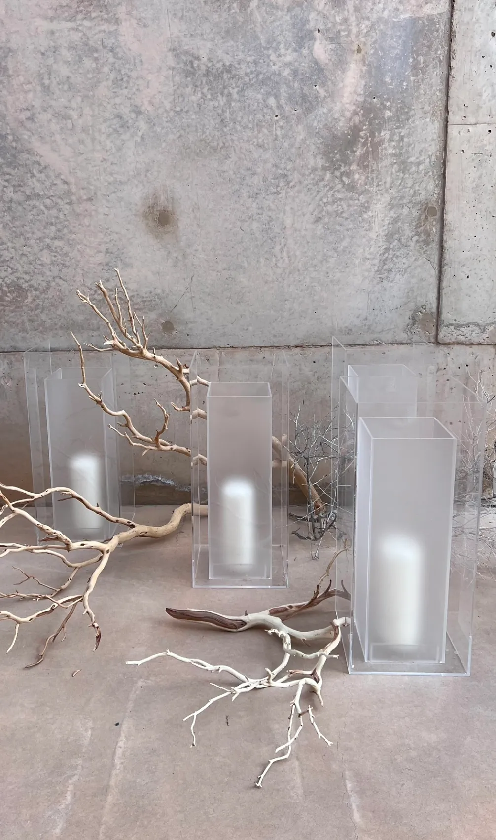 TRANSLUCENT COLUMN LANTERN