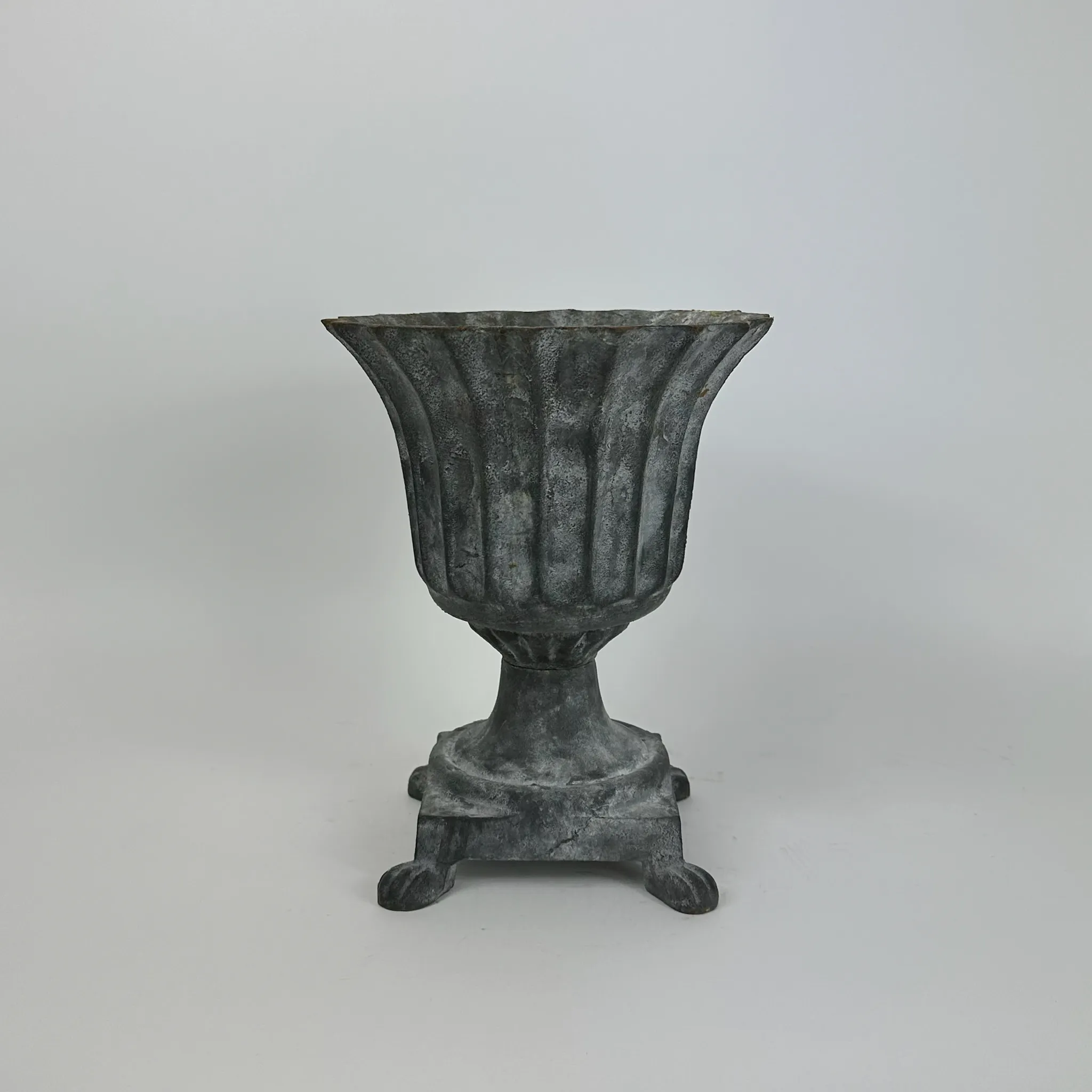 FLUTED CAST IRON PLANTER