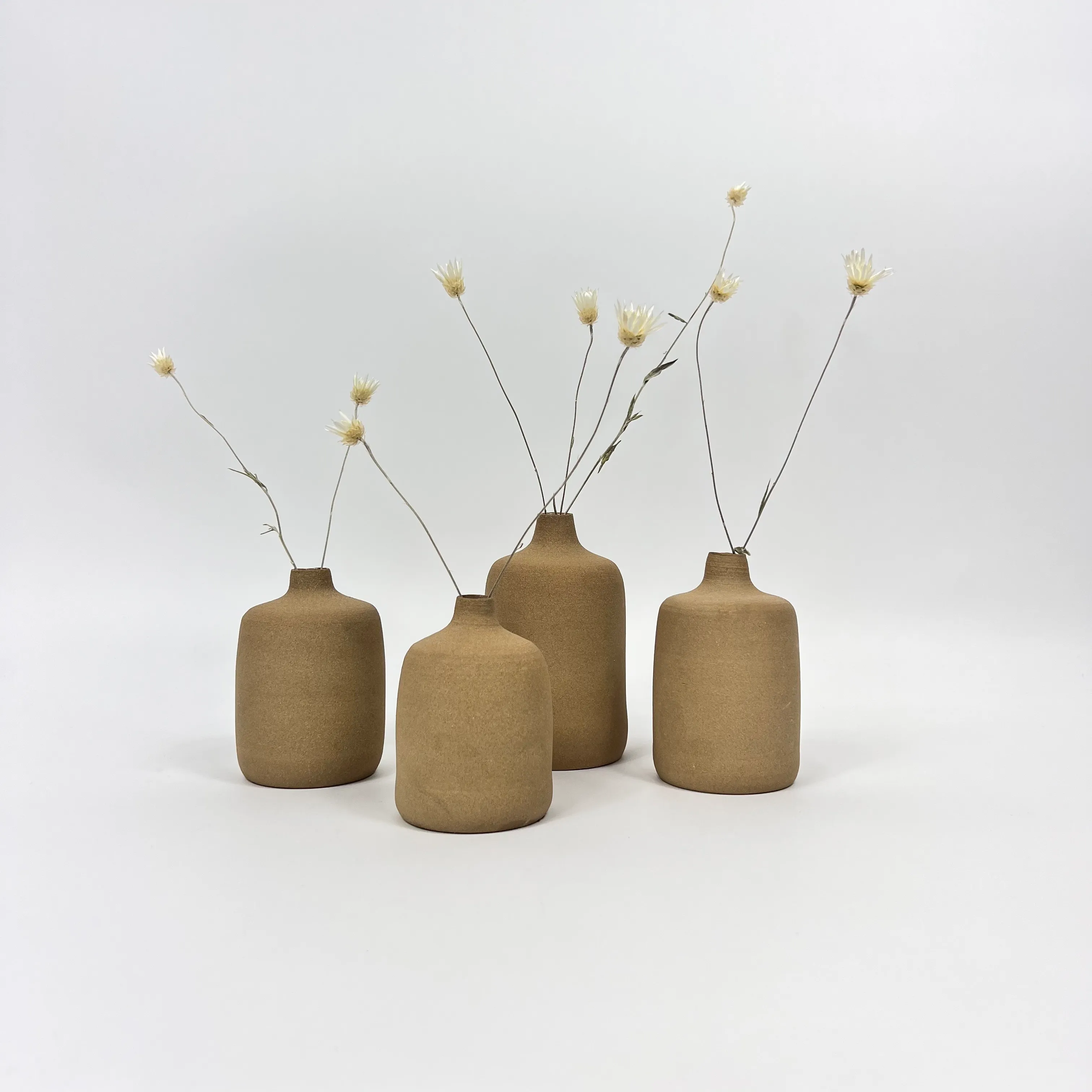 D CERAMICS RAW BROWN SKINNY BOTTLE