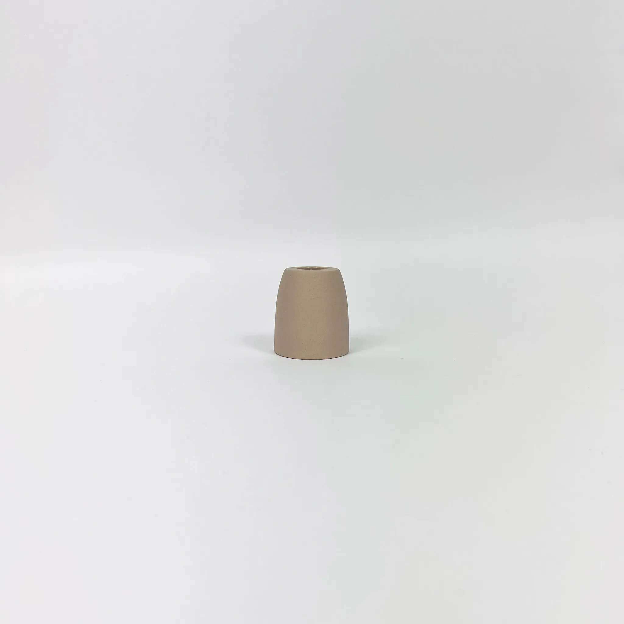 FLORAL SOCIETY SAND CURVED TAPER HOLDER