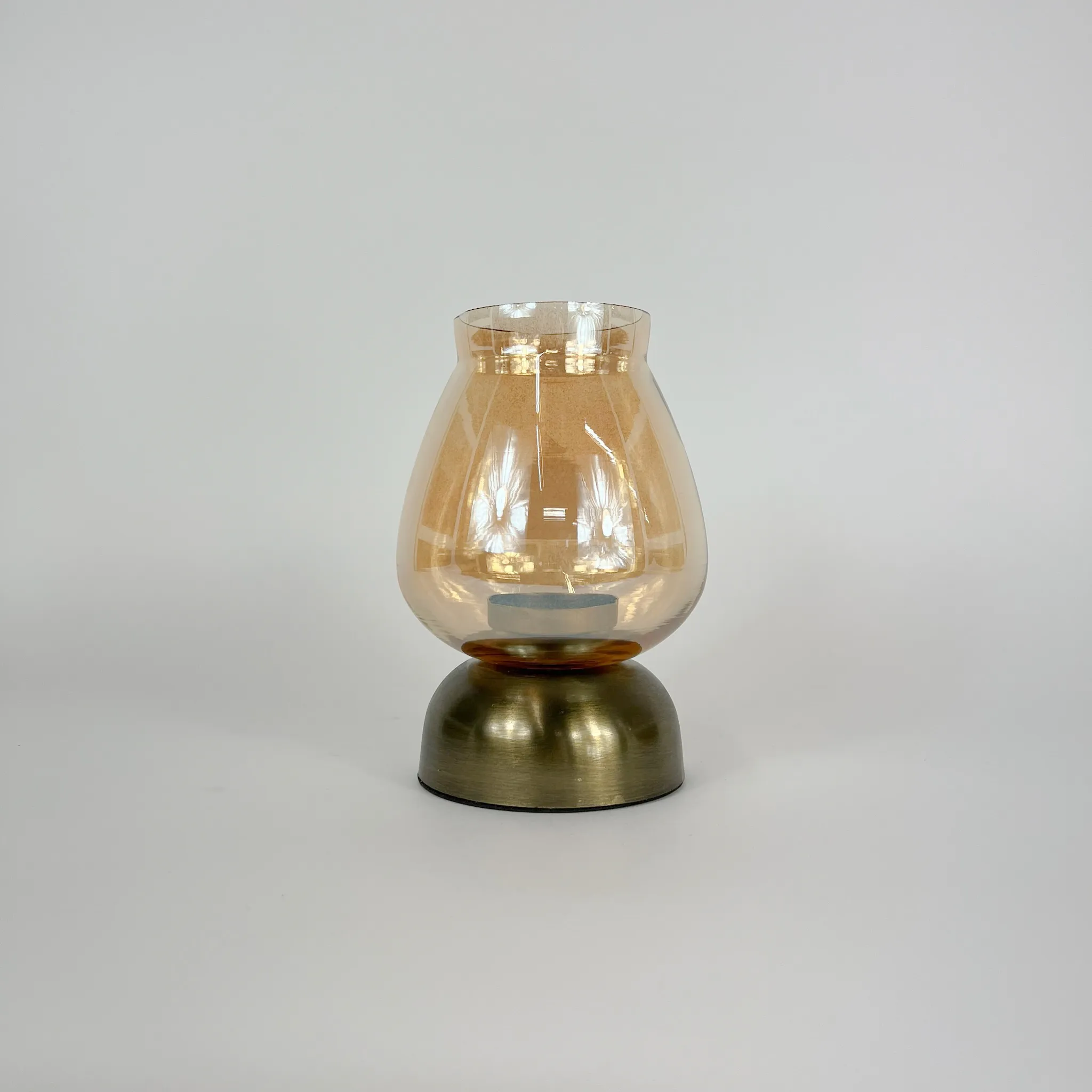 AMBER GLASS TEALIGHT HOLDER IRON BASE
