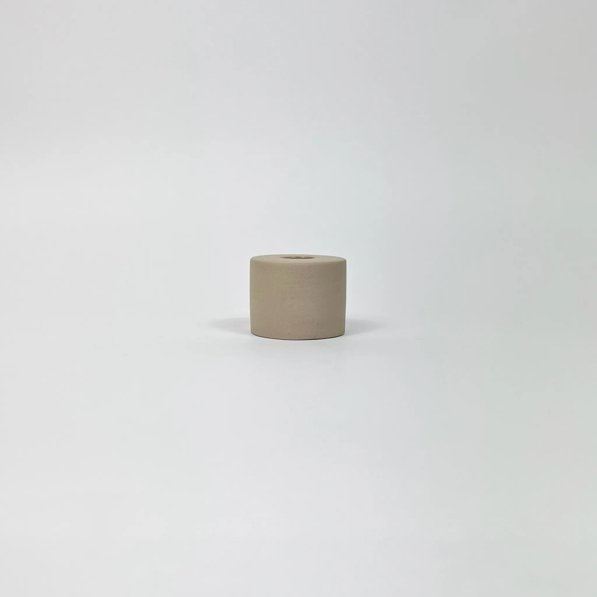 FLORAL SOCIETY SAND STRAIGHT TAPER HOLDER