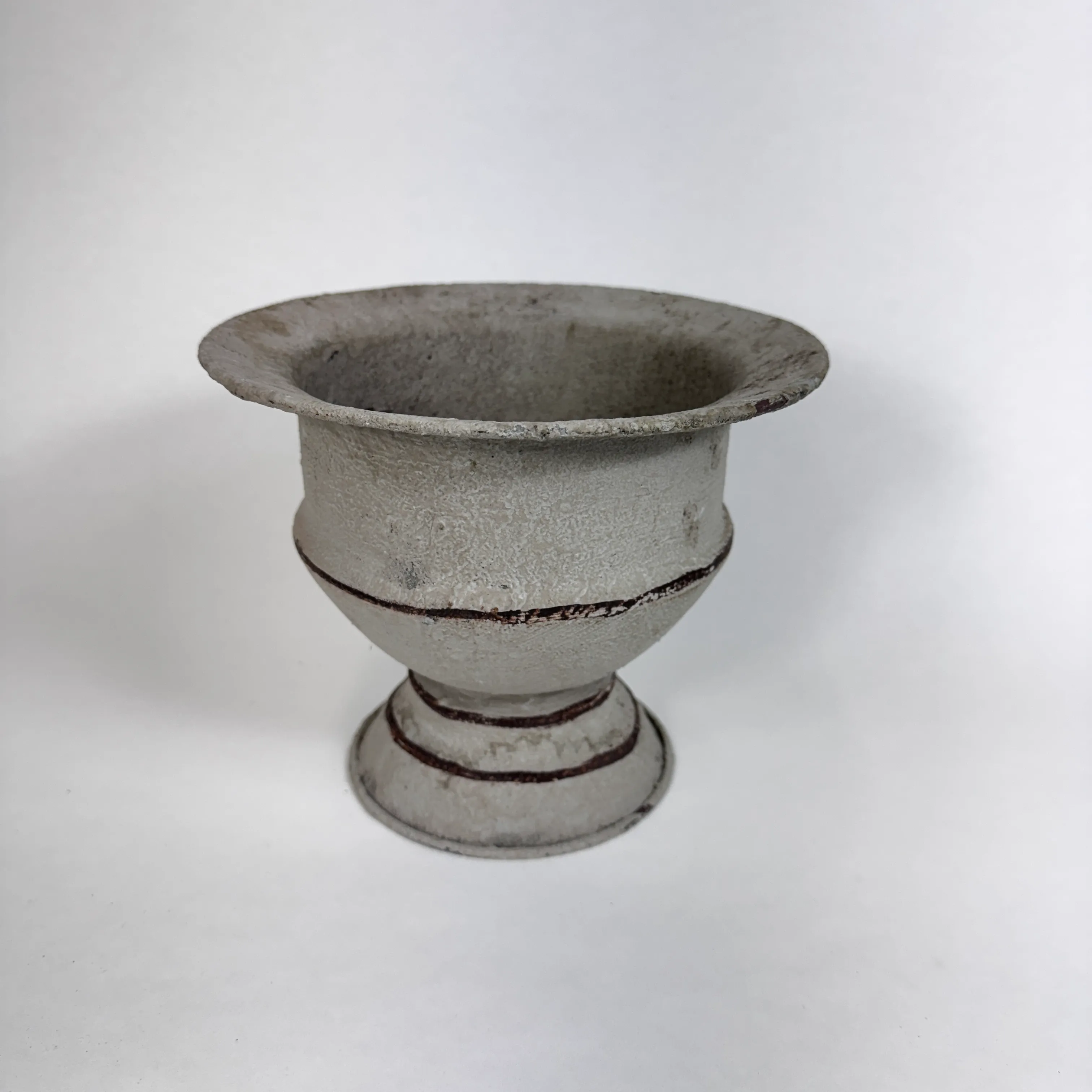 AGED METAL FLOWER POT