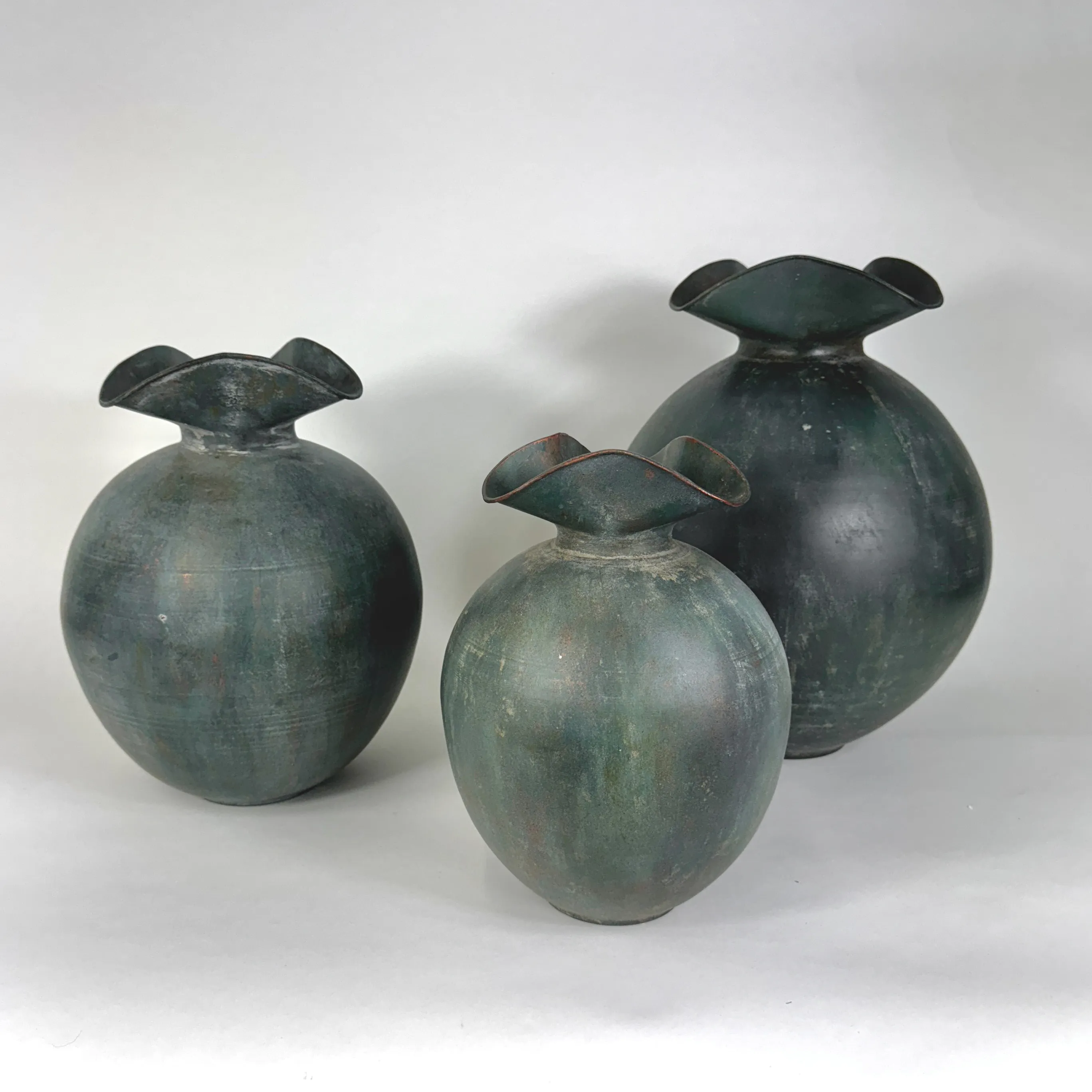 VERDIGRIS RUFFLE POT