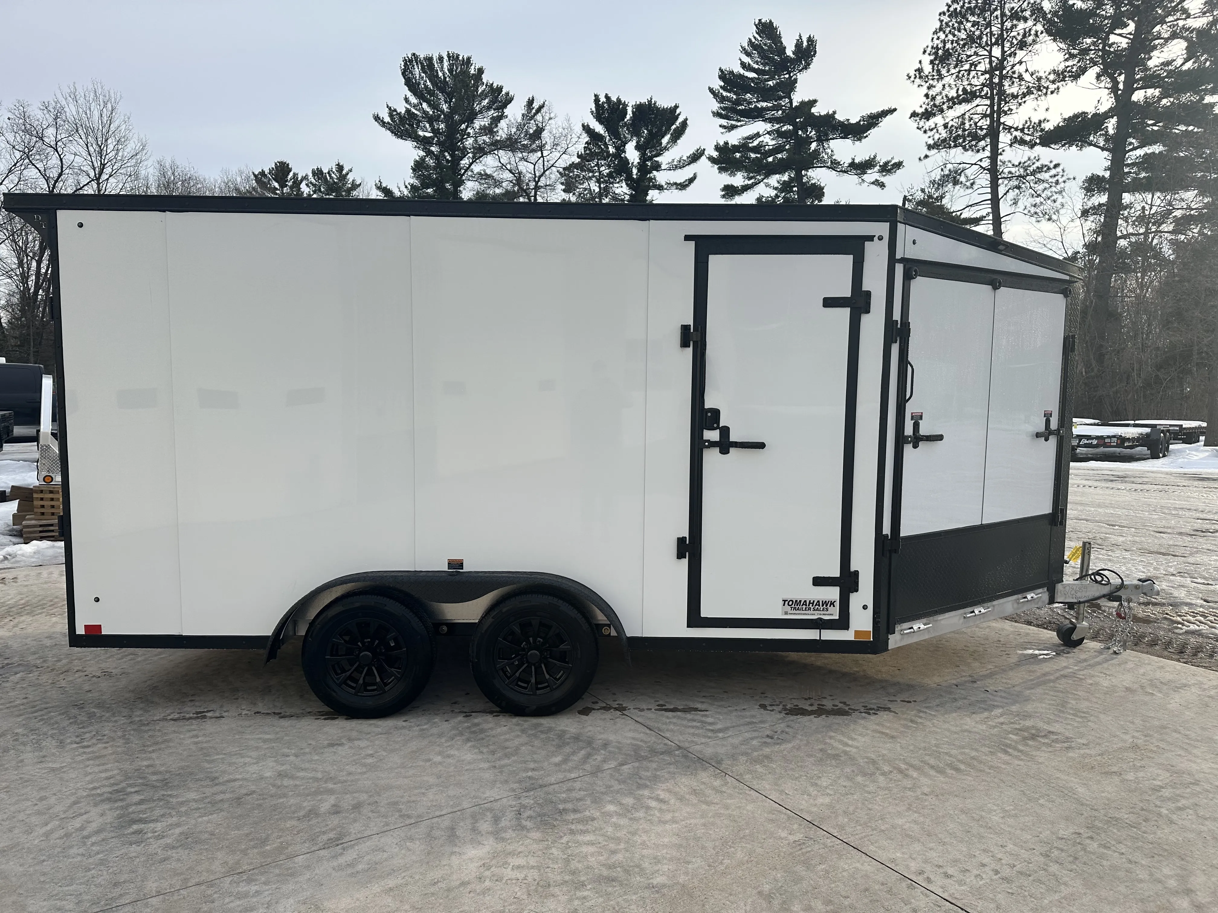 25' Enclosed Trailer