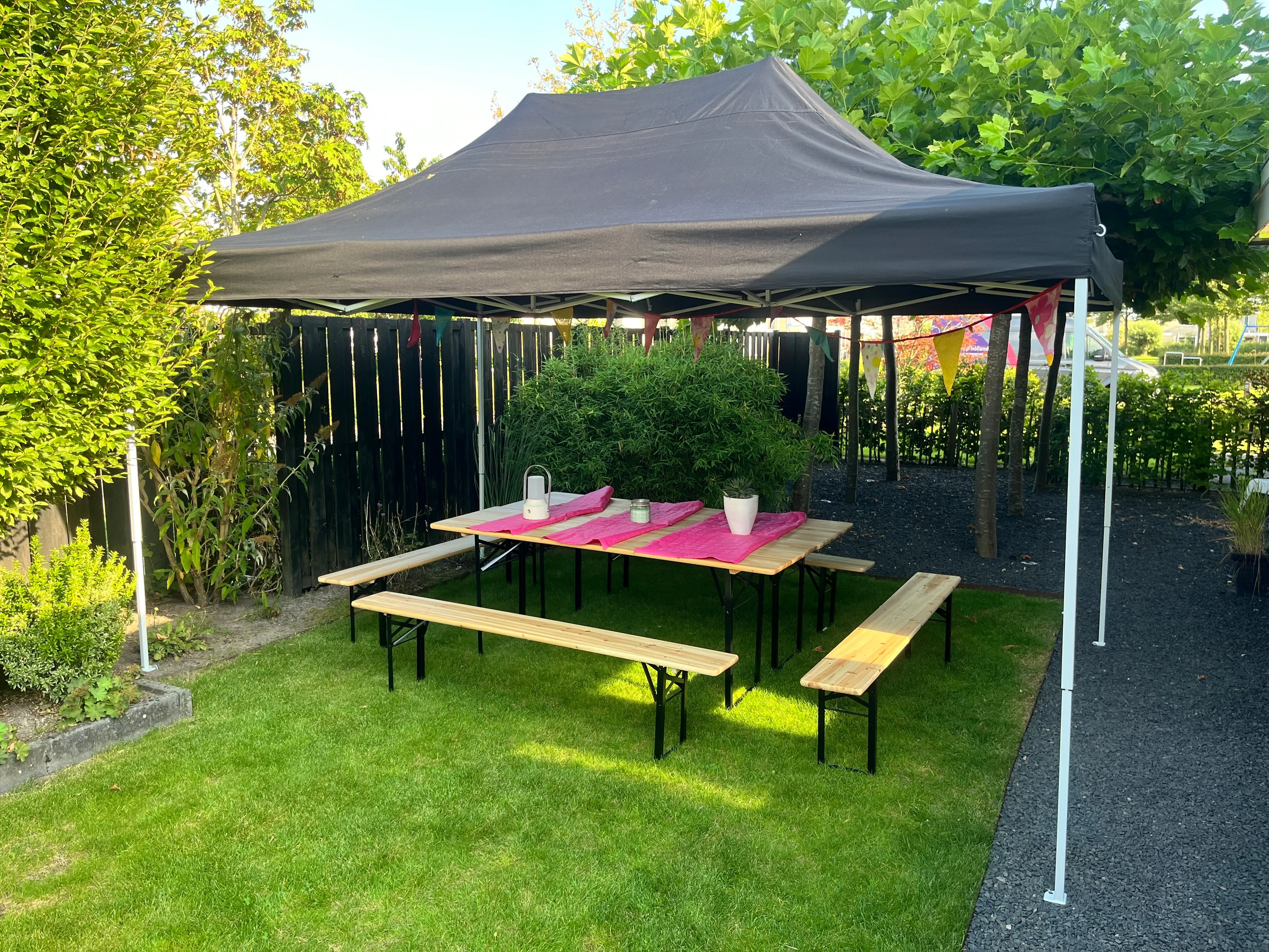 Stevige zwarte partytent 4x3m