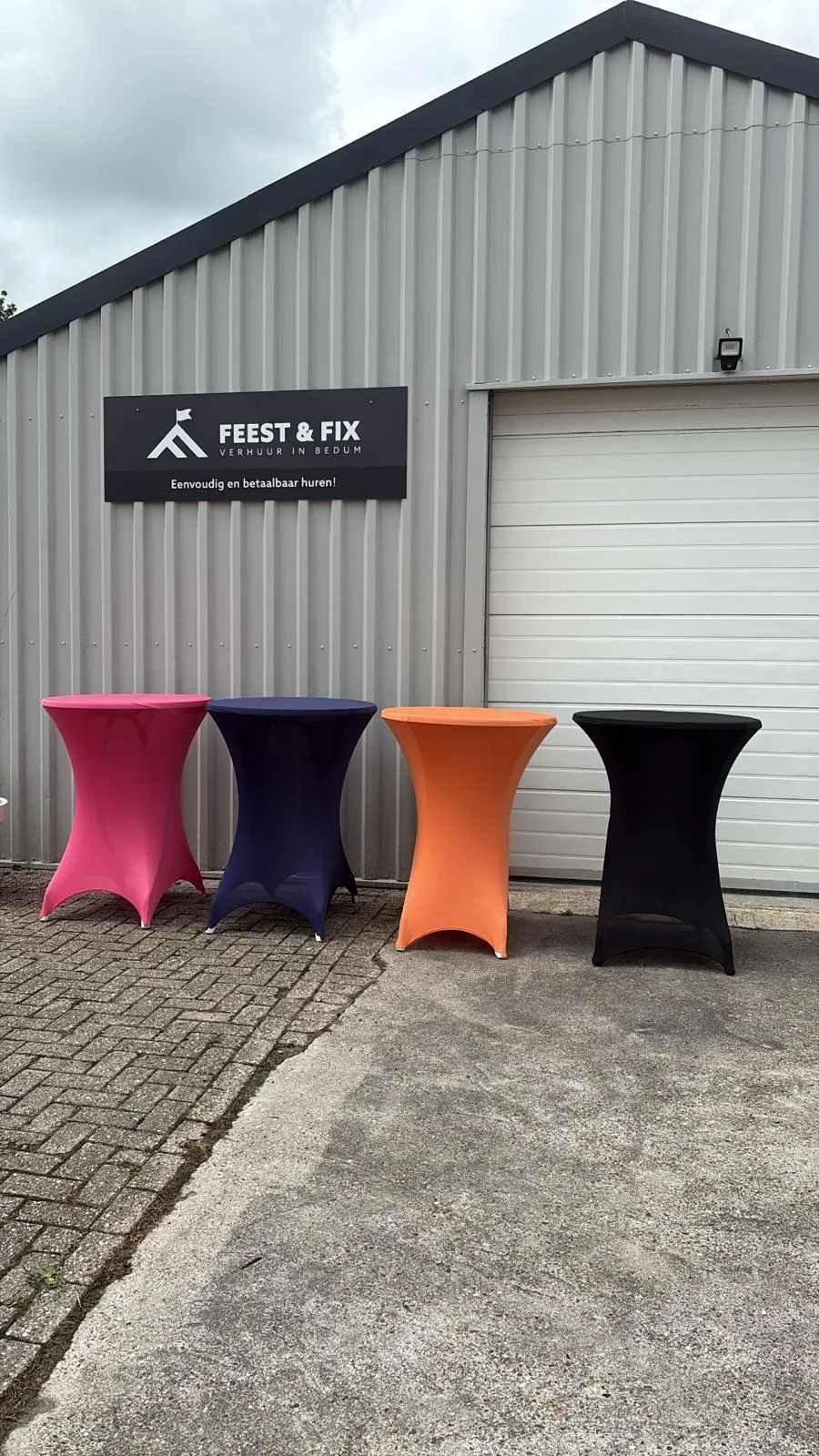 Statafel met gekleurde hoes