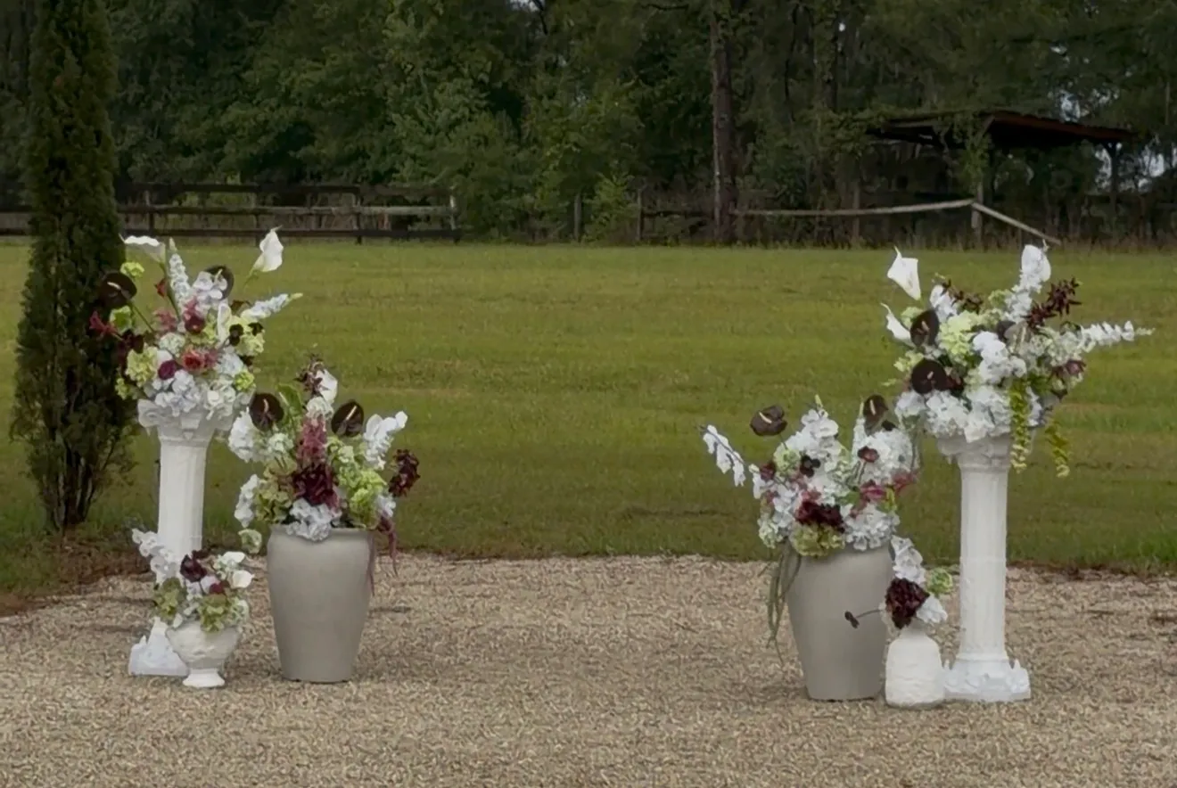Roman Column Pedestal Ceremony Set