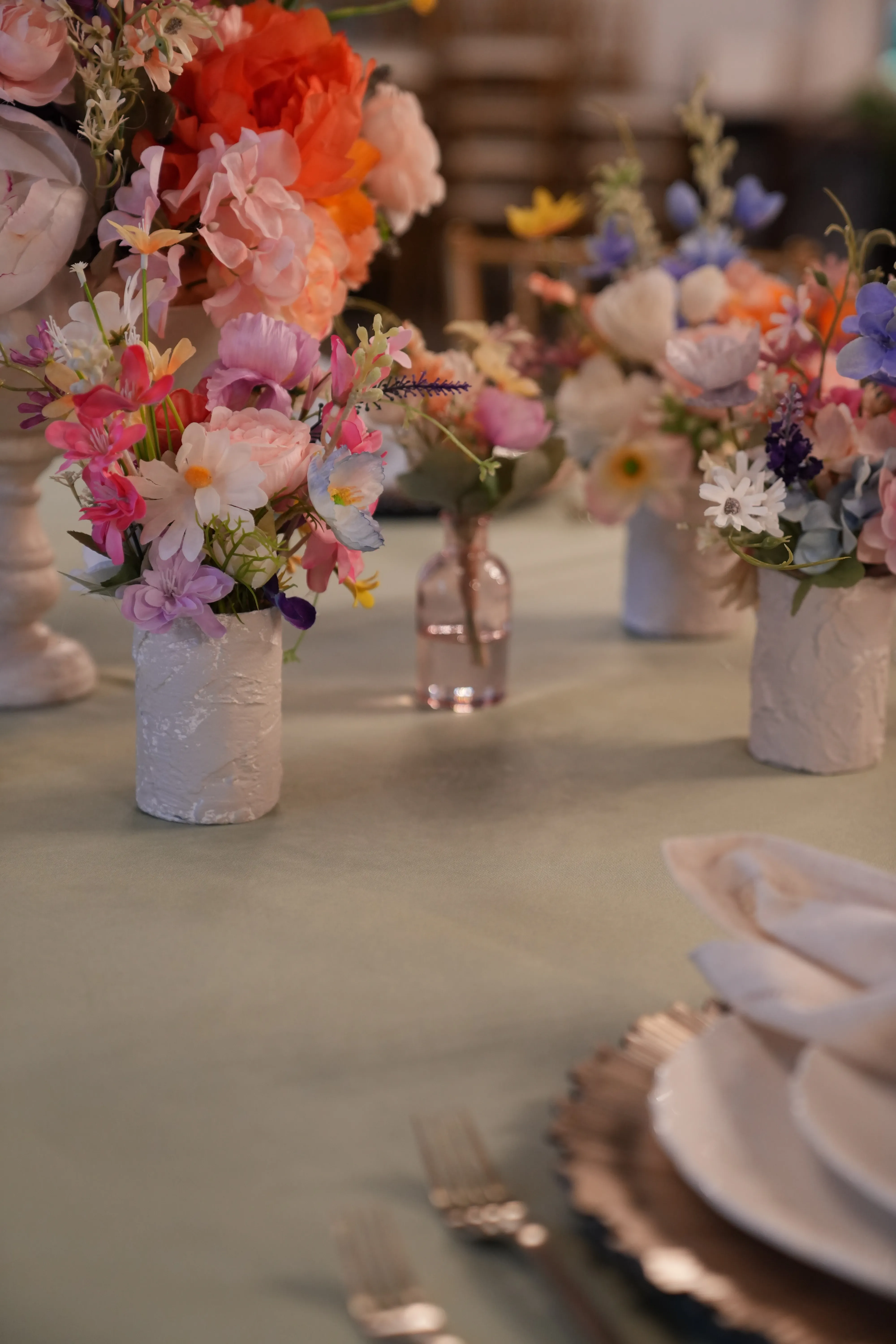 Wildflower Fields Medium Centerpiece (Off White Textured Pot)