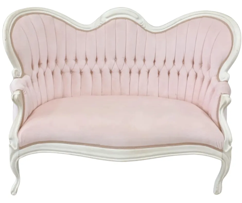 Wanda Sue Settee