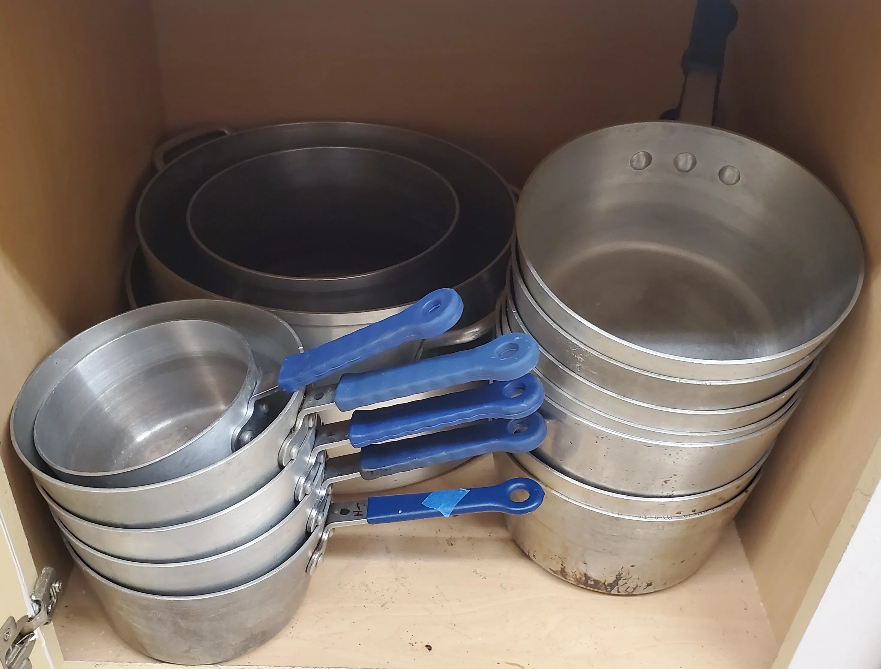 Sauce Pans (Various sizes)
