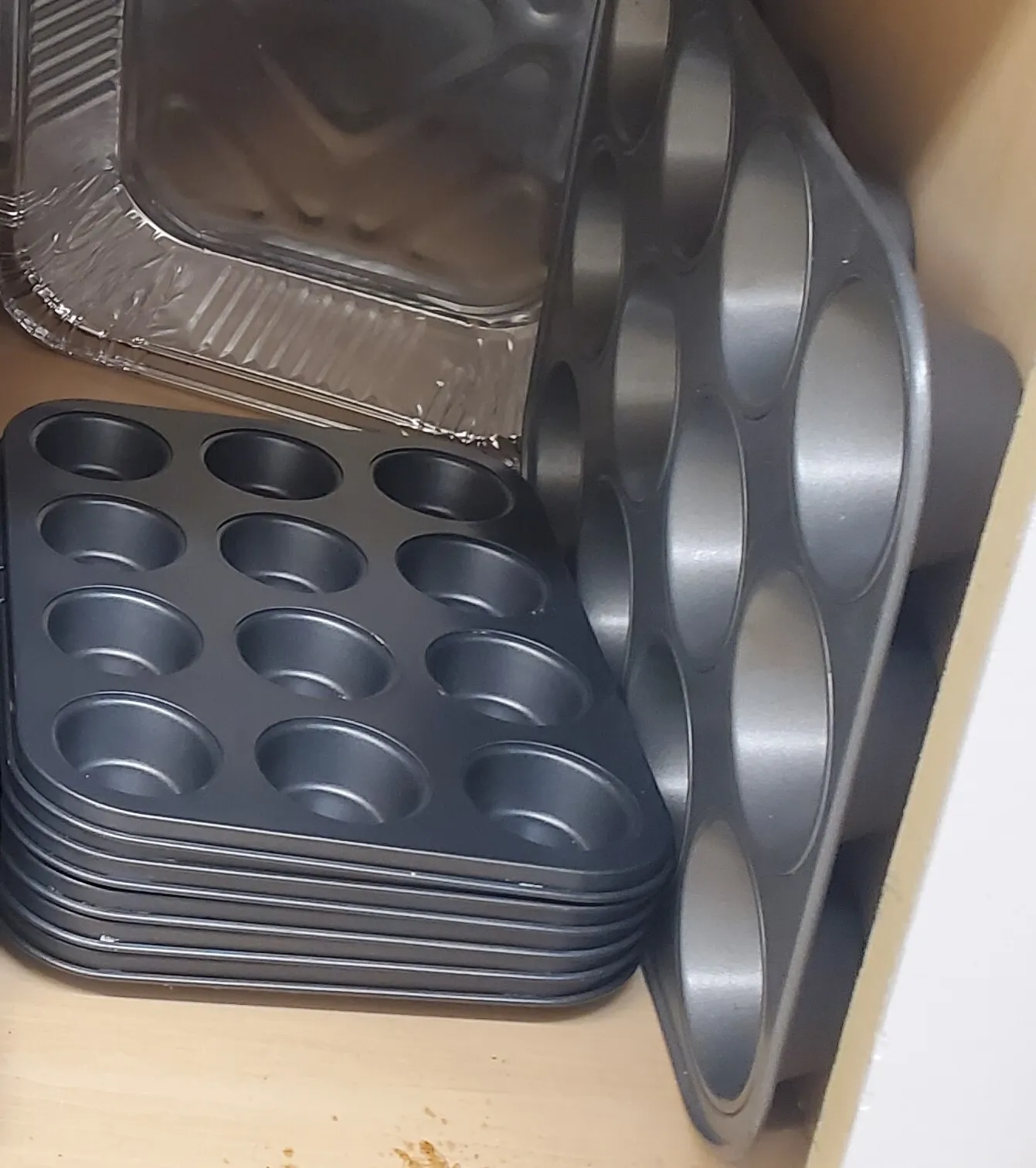 Muffin Tins (6 mini & 1 standard)