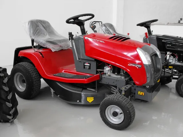 Kosiarka traktorek SENTINEL 125/76