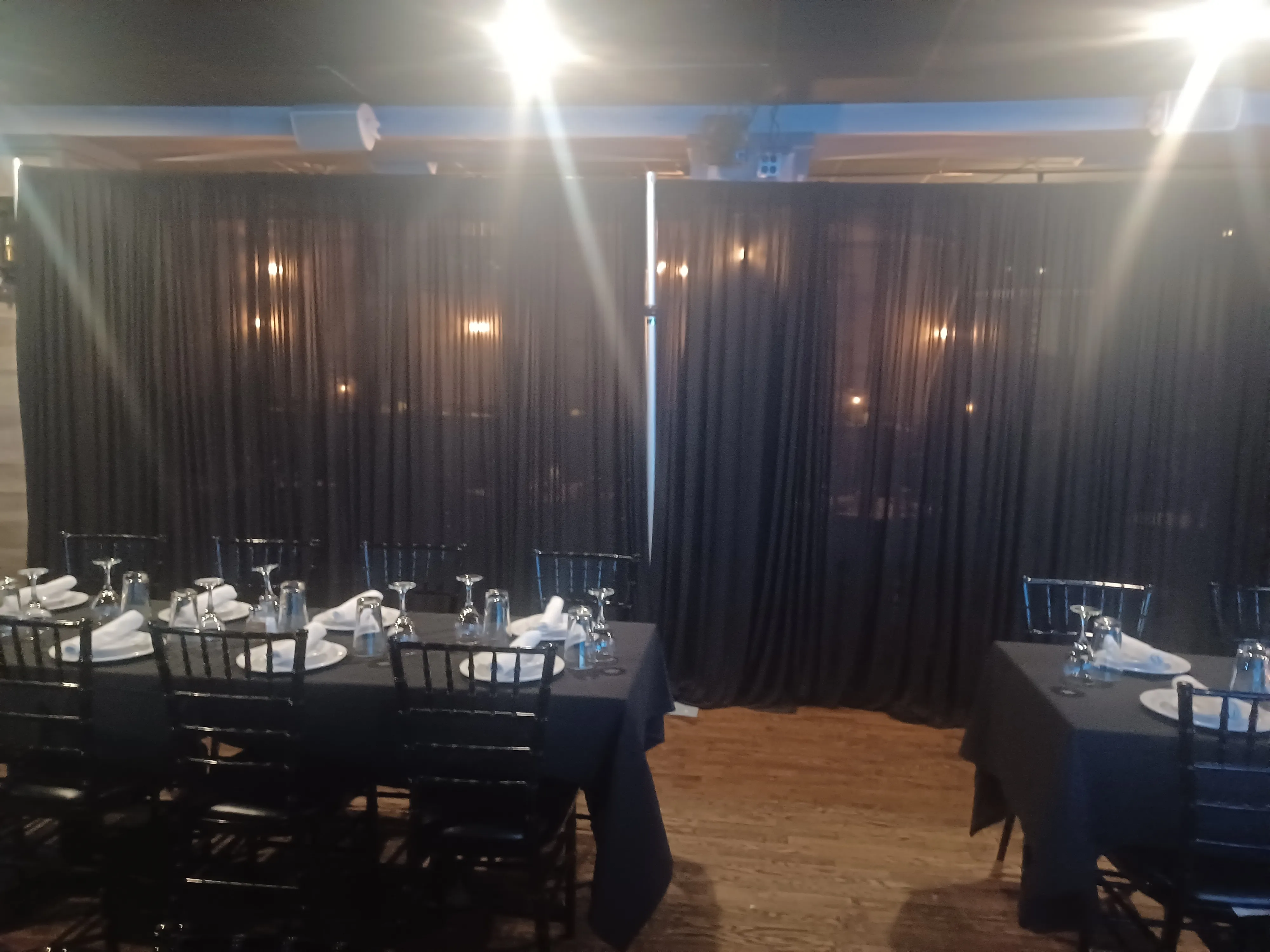 Pipe & drape structure 