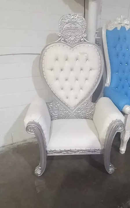 ROYAL THRONE