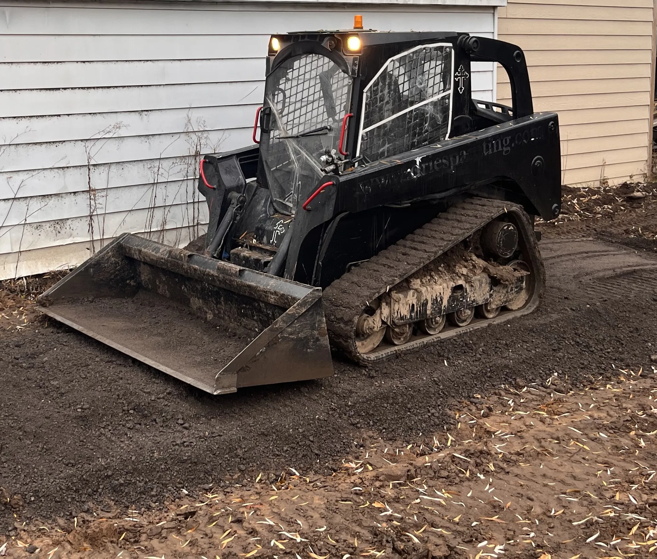 Deere 323D Track Loader