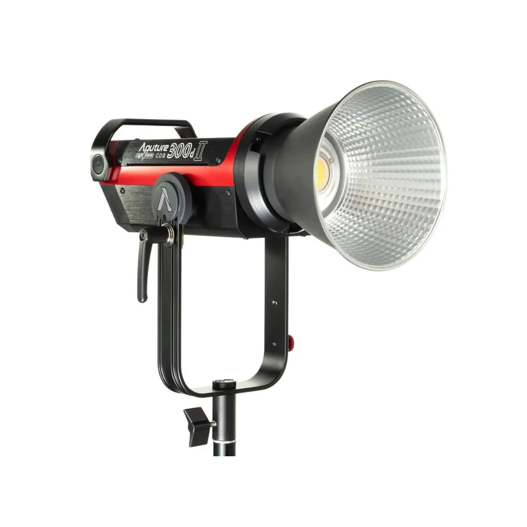 Aputure C300d