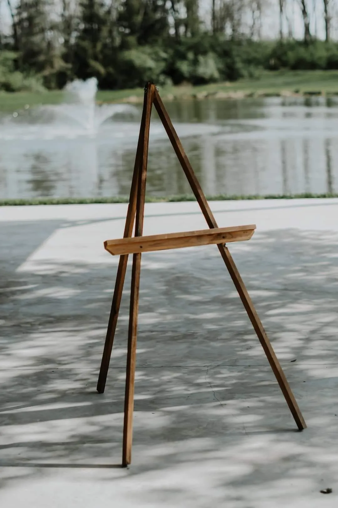 WOODEN FLOOR EASEL (MAX 2) choose finish