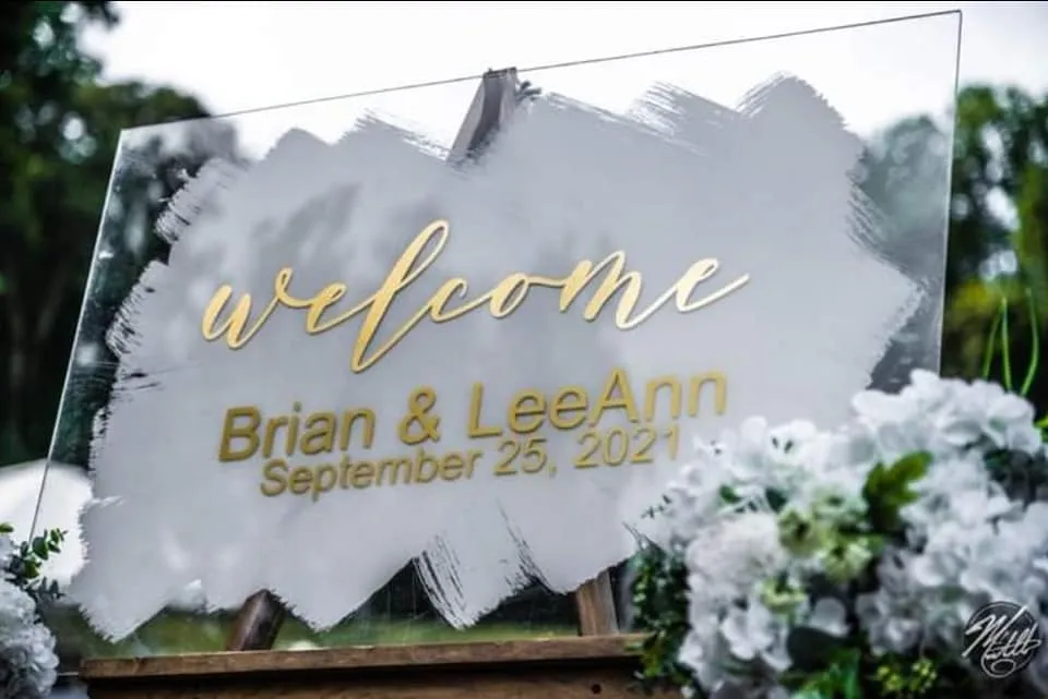 WELCOME  SIGN (large): PLEASE CHOOSE ONE