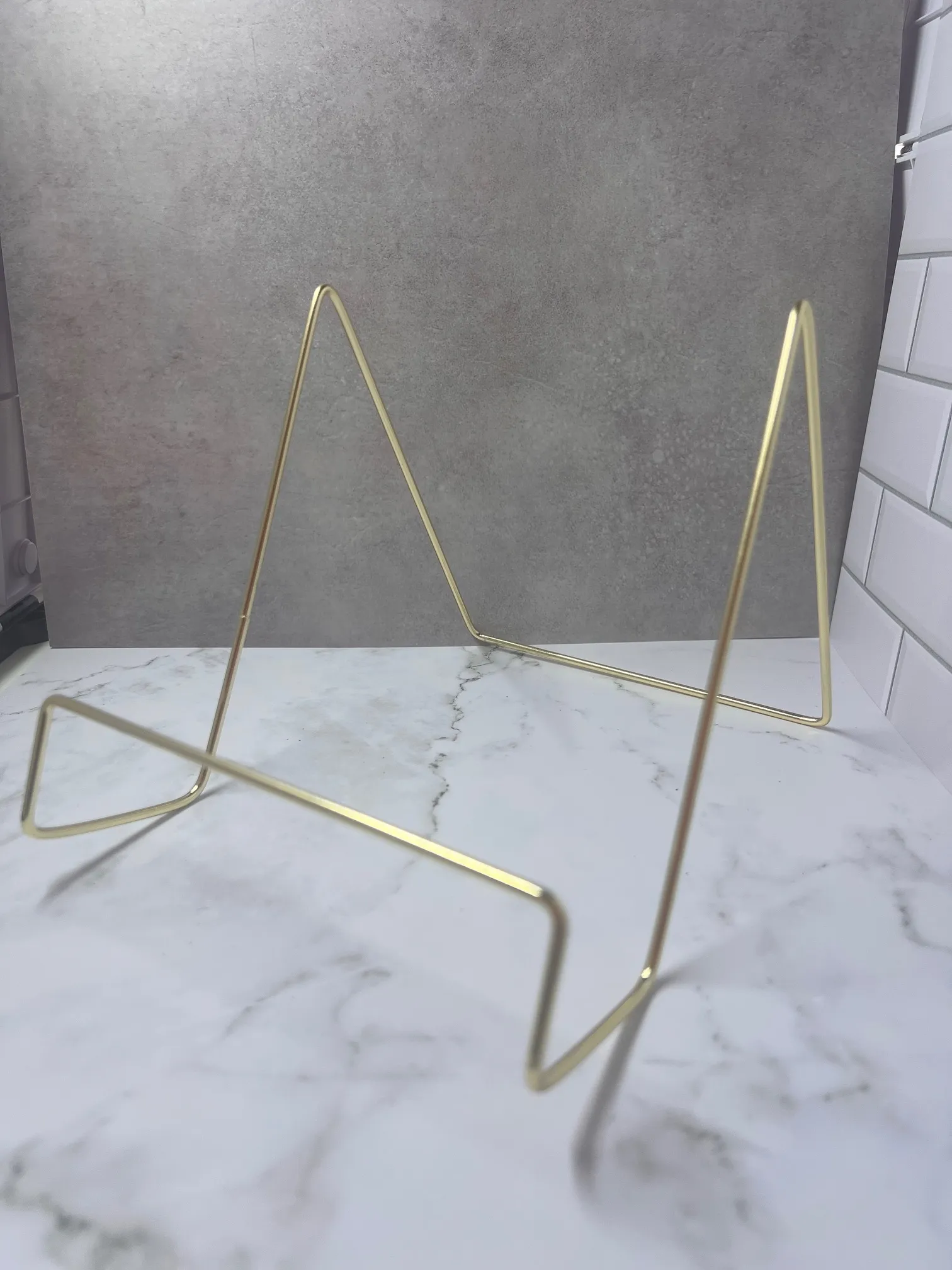 Gold Wire Easel Stand - small photo