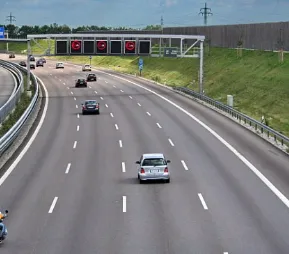 100km Lieferung ( Lasercube / Lightwalks )