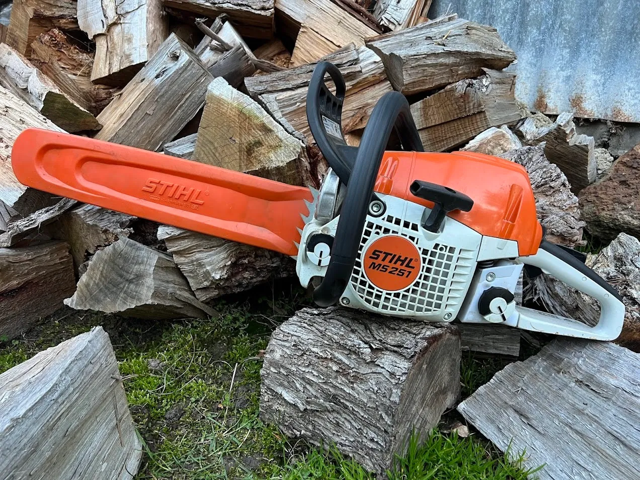 STIHL MS 251 Chainsaw