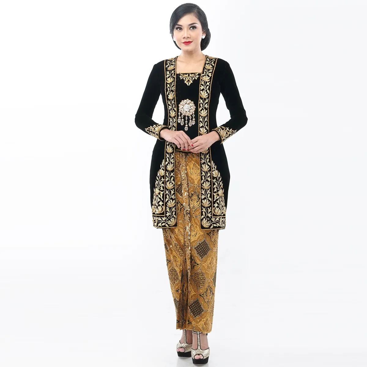 (KR-022) Kebaya Pengantin Bludru Hitam Andya