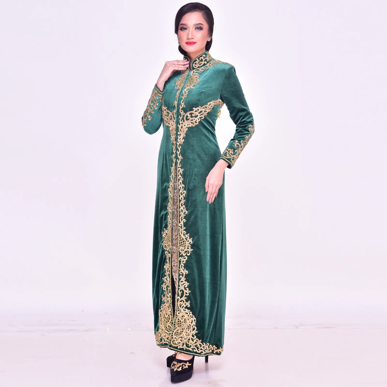 (KE-089) Kebaya Pengantin Bludru Hijau Lindah